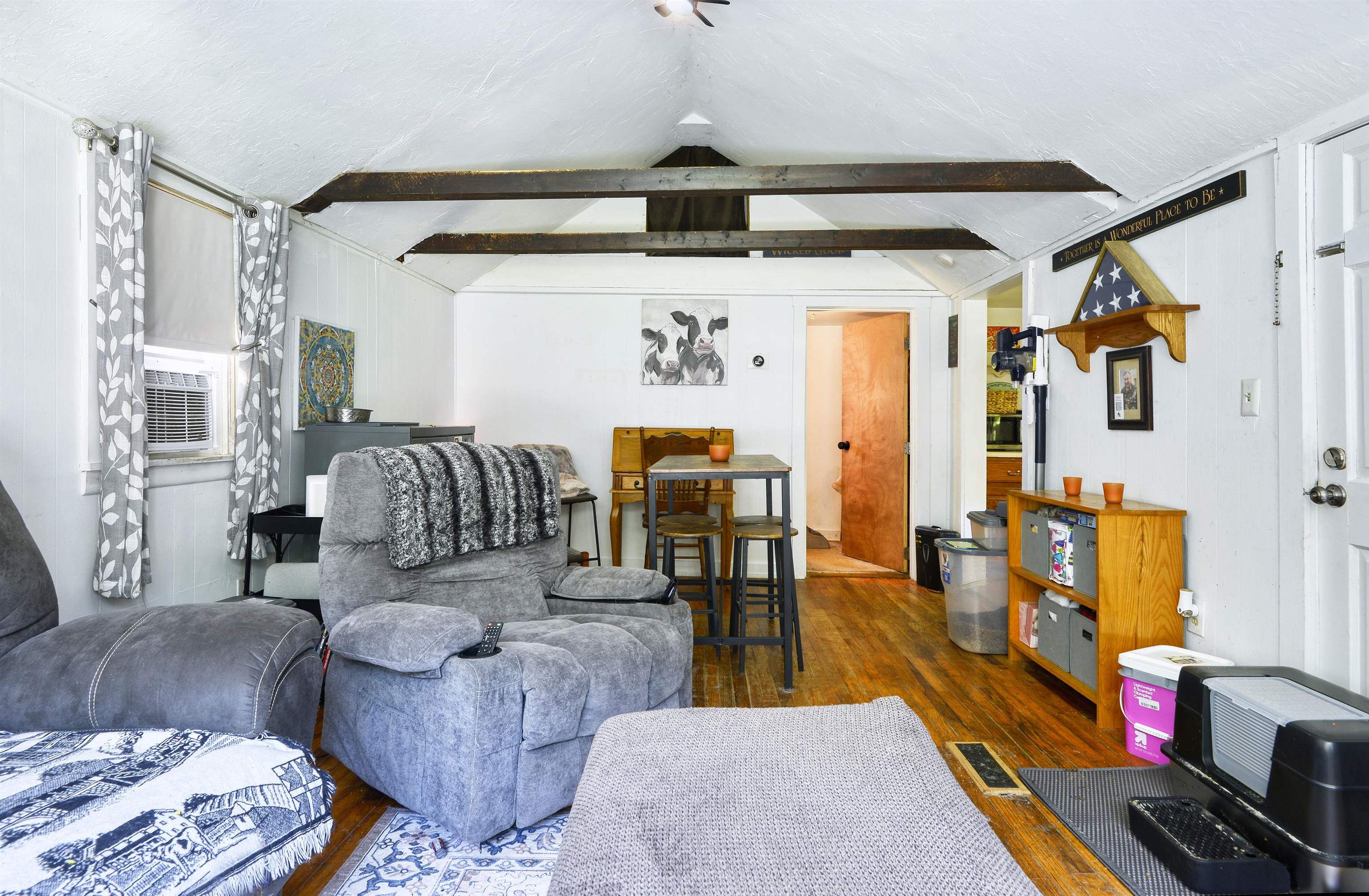 552 Valley Road Property Photo 11