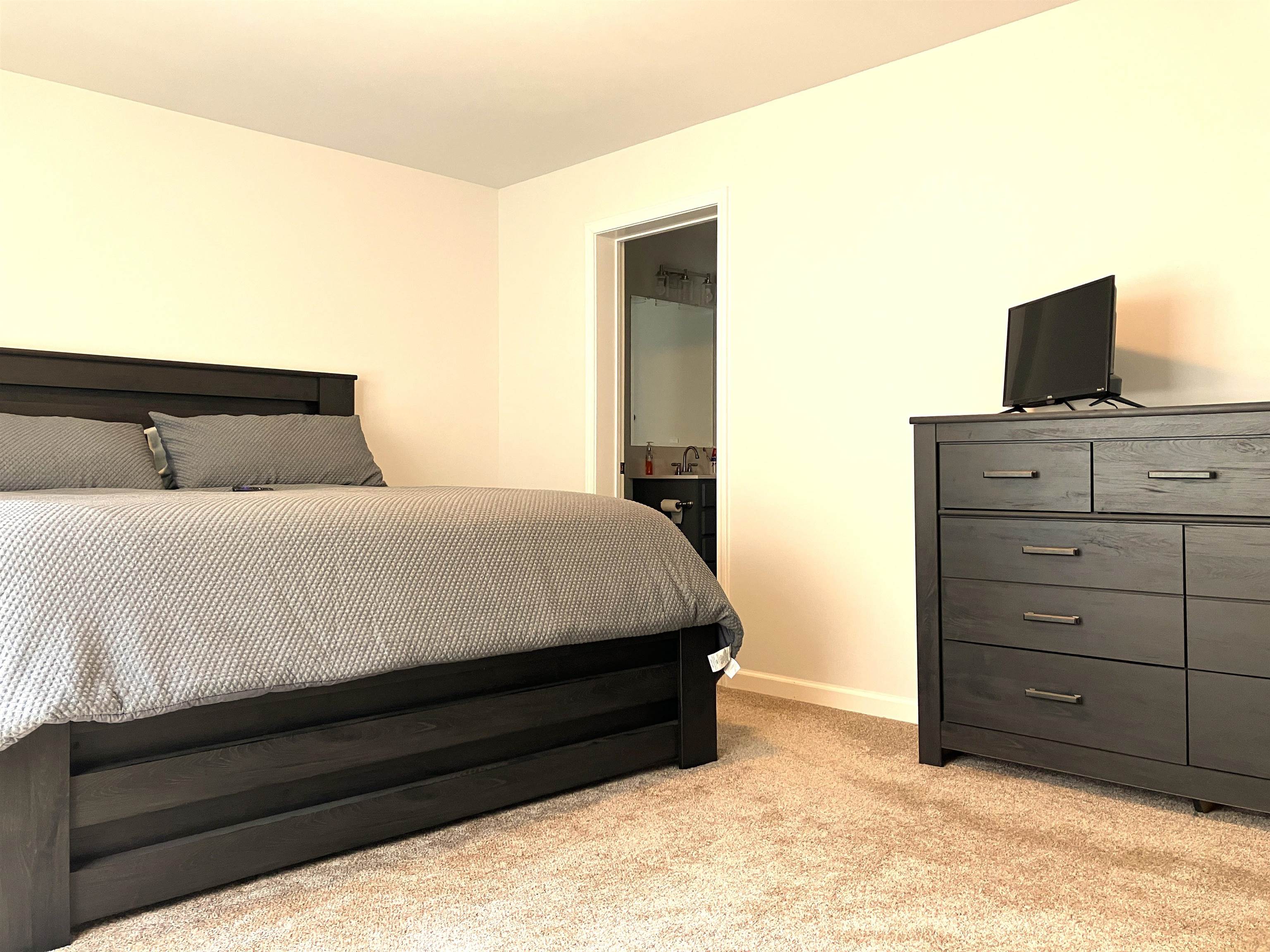 47 Upper Howes Way Property Photo 7