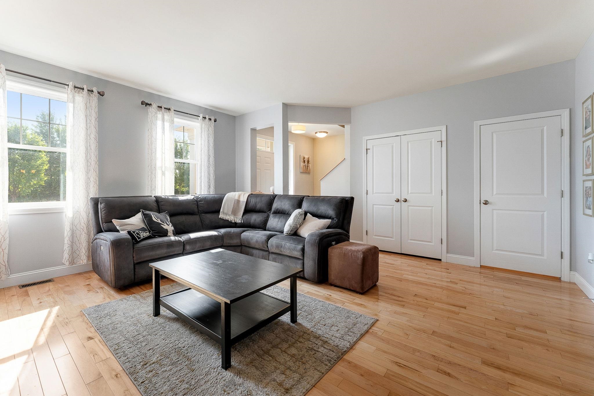 472 Zephyr Road Property Photo 4