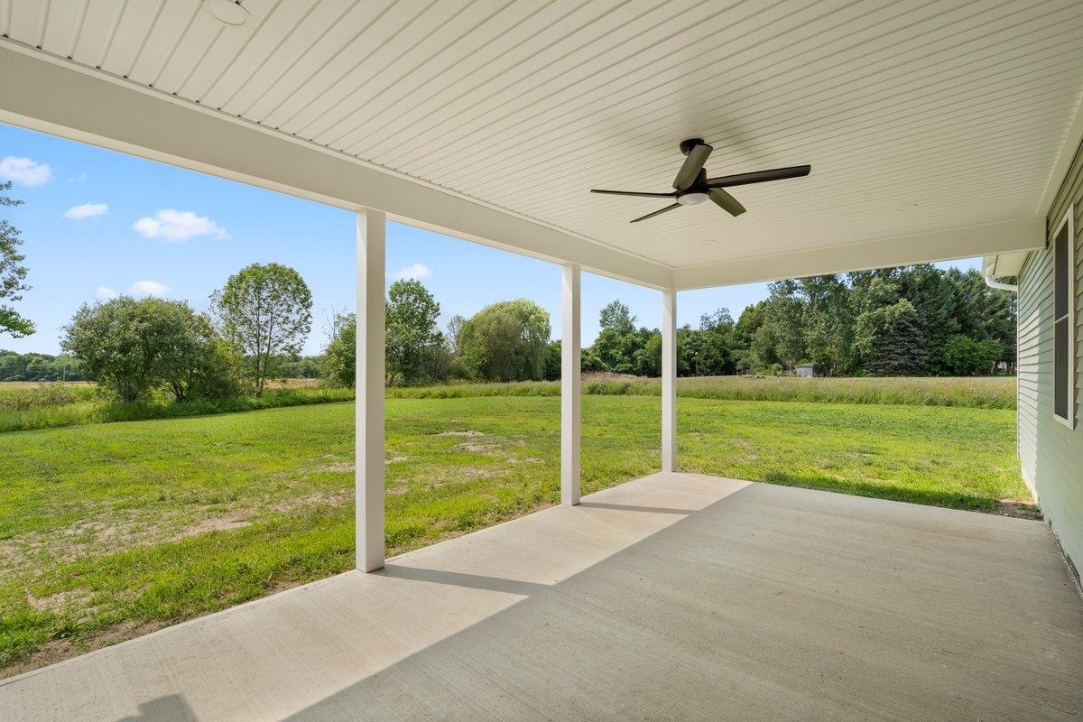 52 East Olive Street Property Photo 9