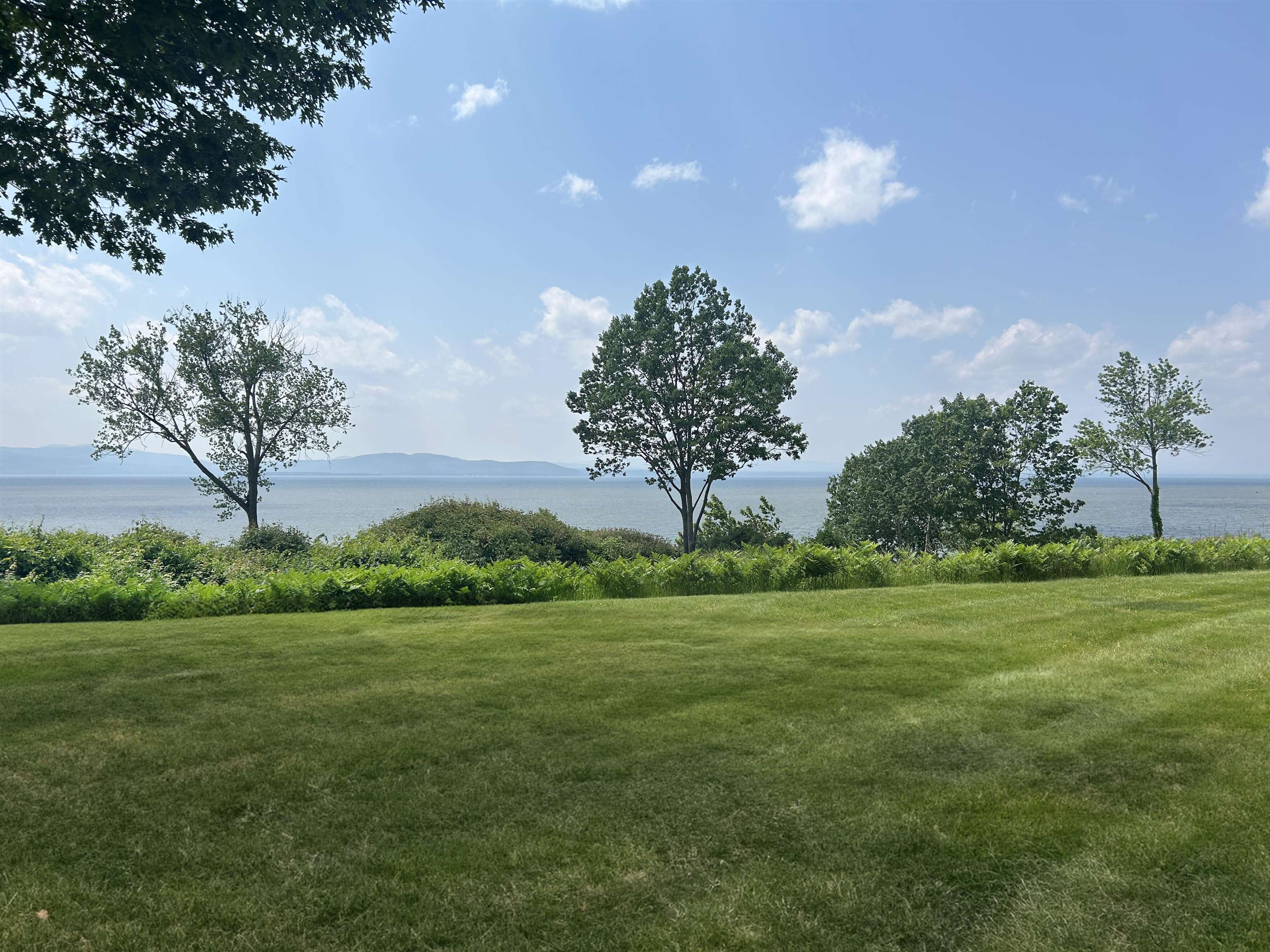 28 Northshore Drive Property Photo 1