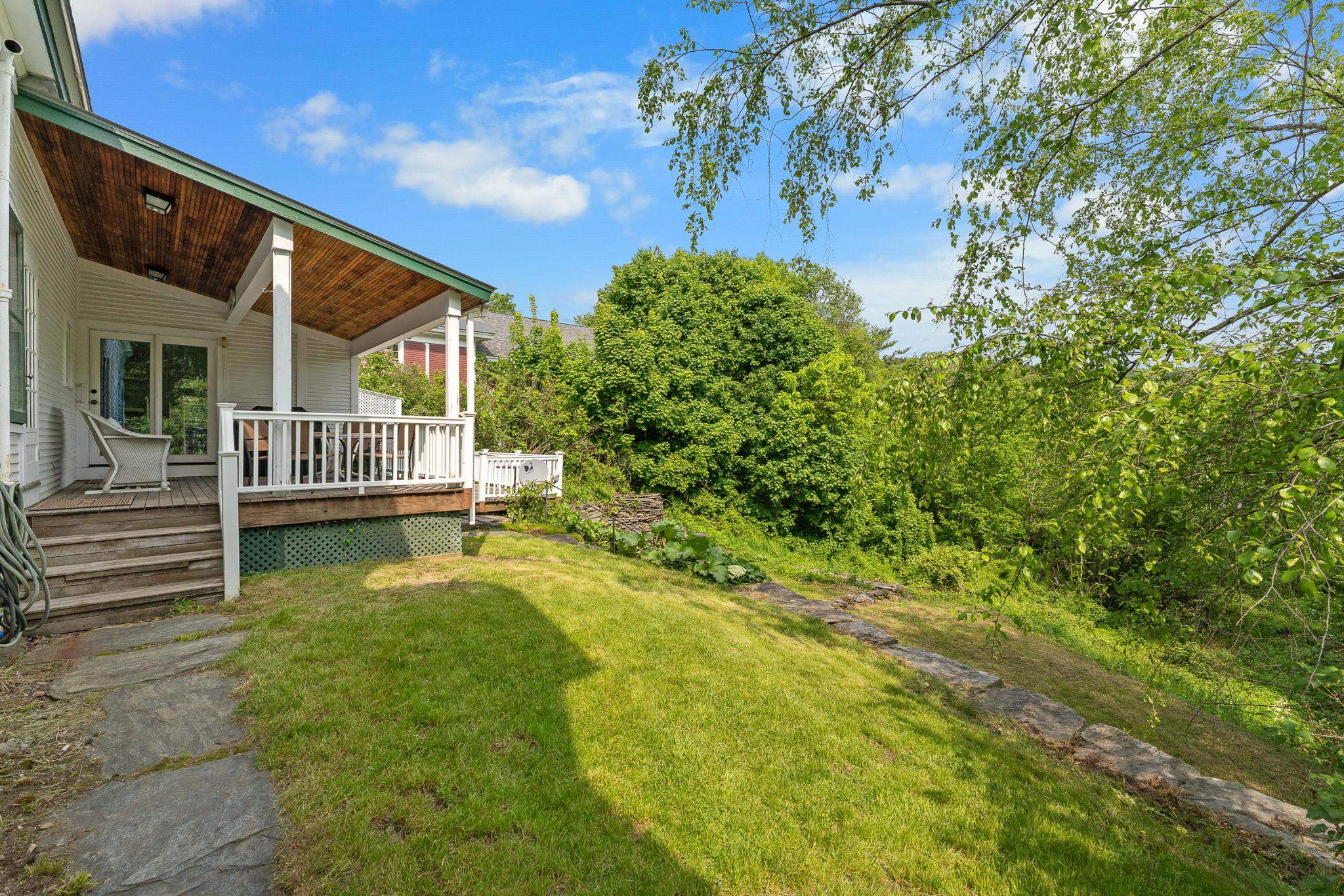 5285 Main Street Property Photo 6