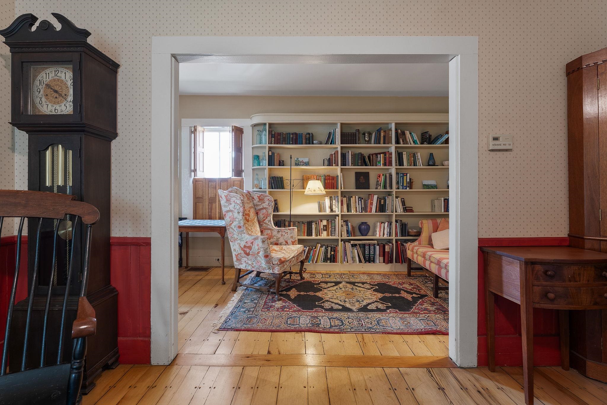 5285 Main Street Property Photo 11