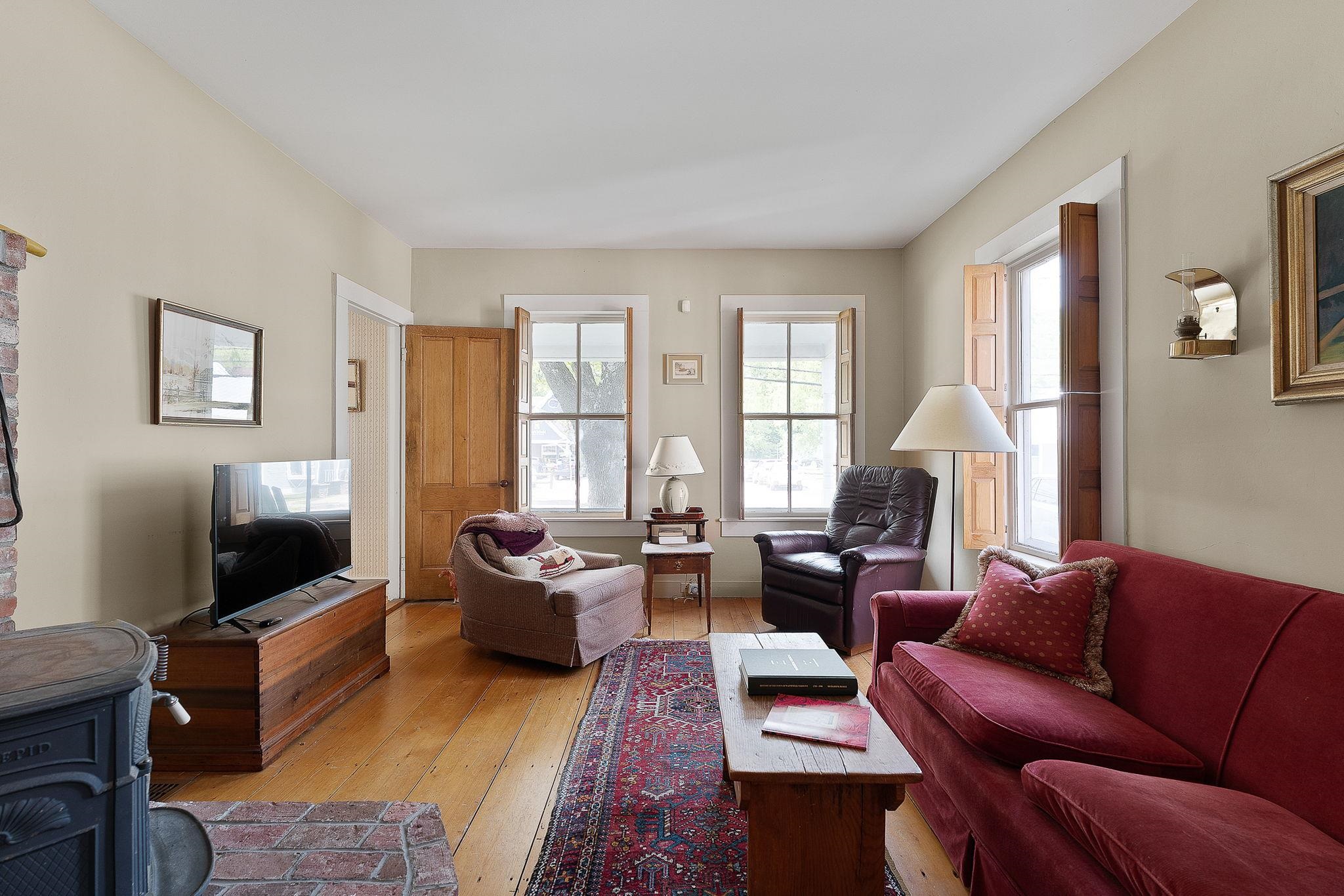 5285 Main Street Property Photo 15