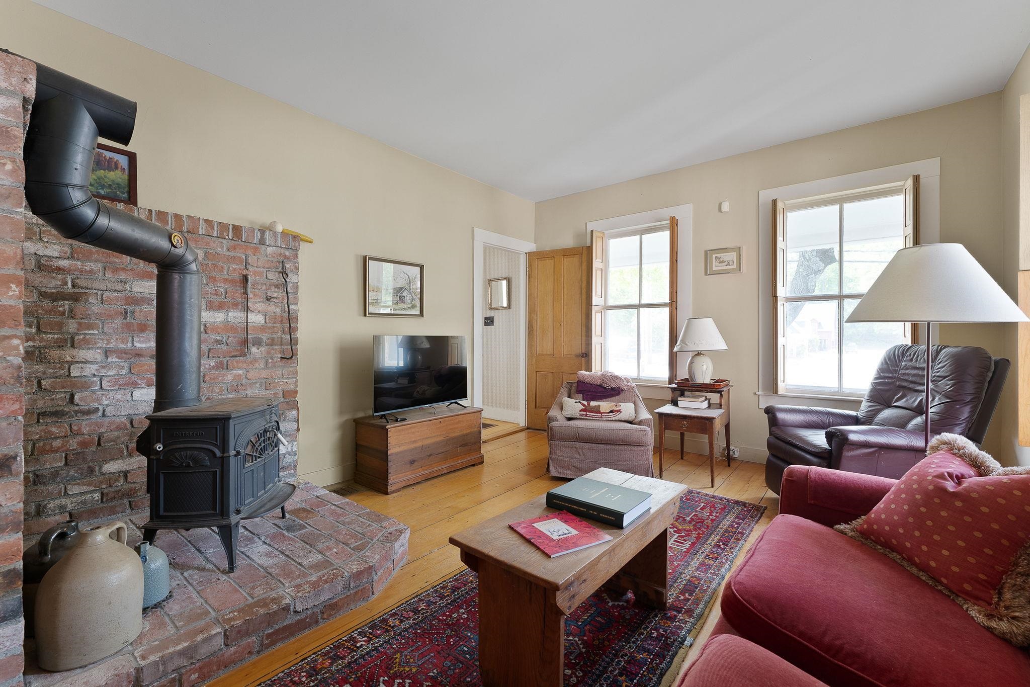 5285 Main Street Property Photo 17