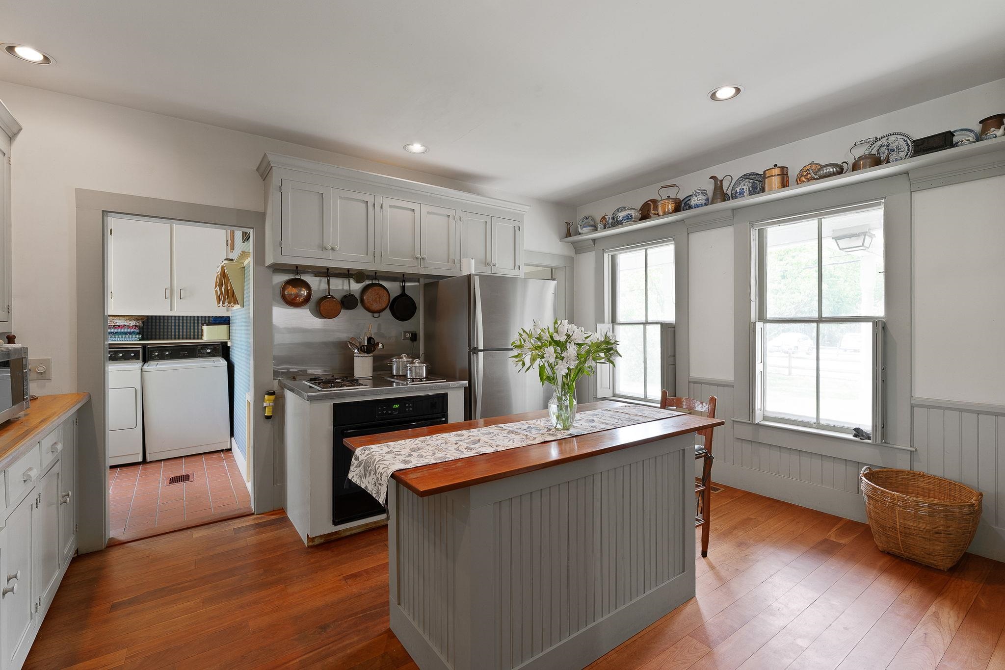 5285 Main Street Property Photo 21