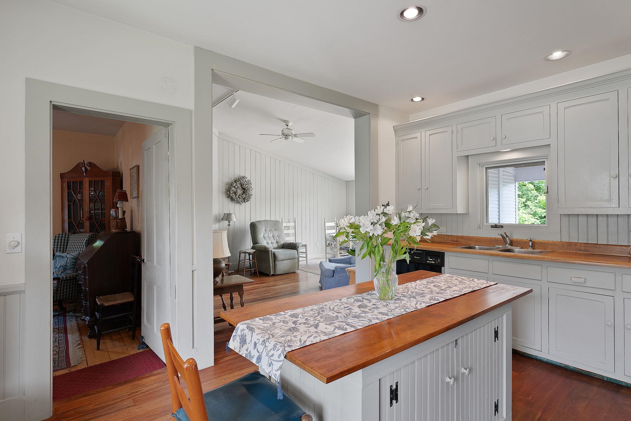 5285 Main Street Property Photo 25