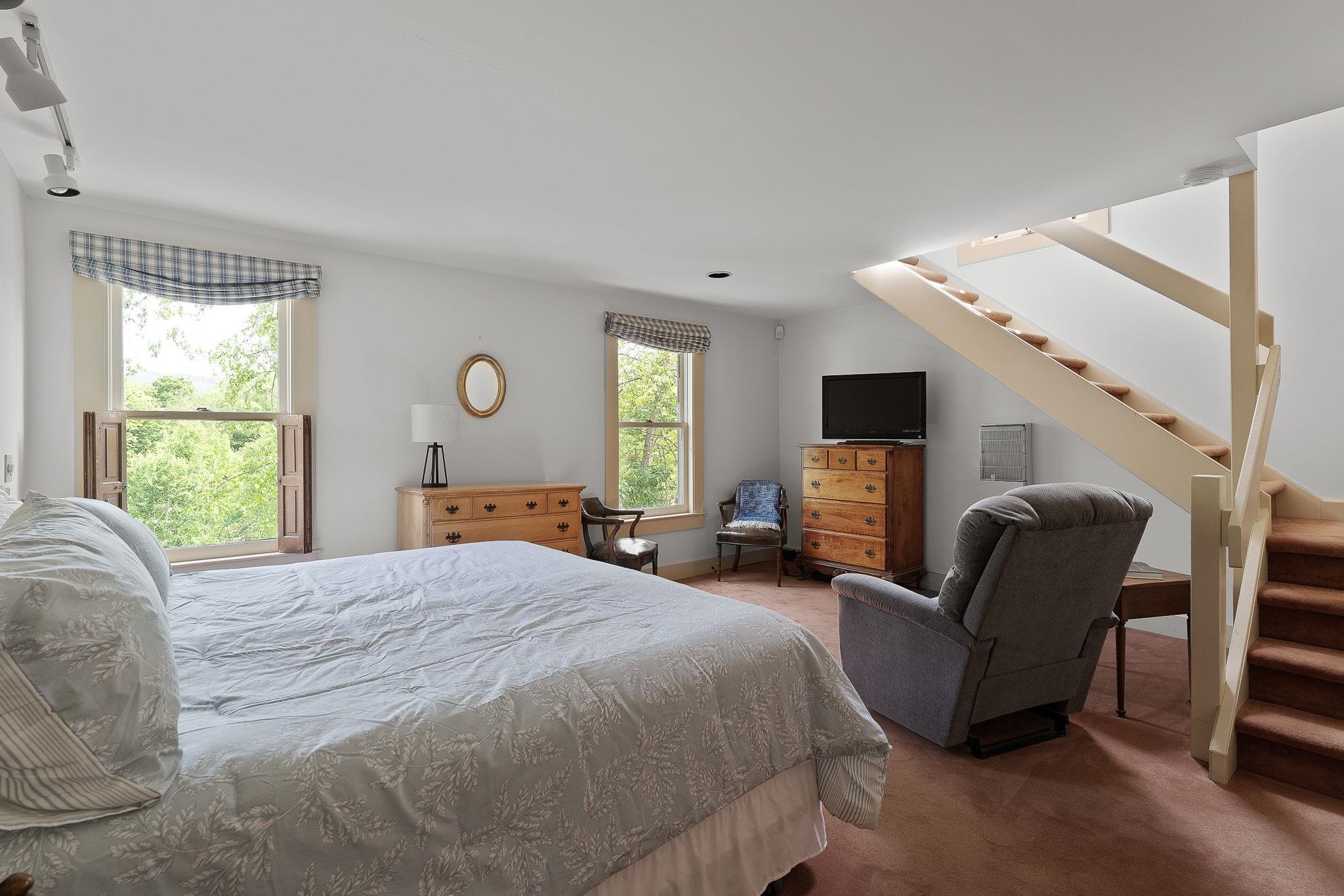 5285 Main Street Property Photo 35