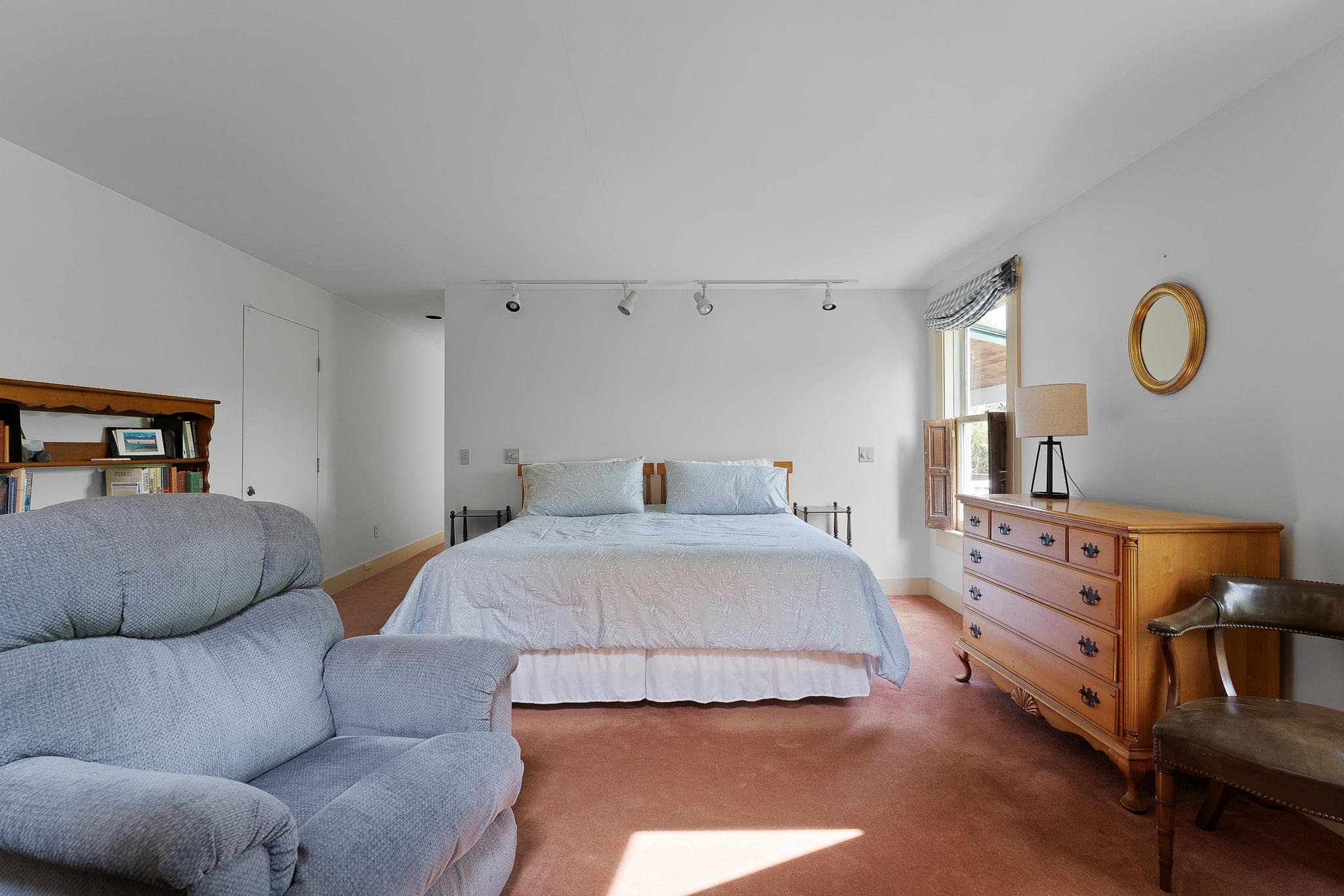 5285 Main Street Property Photo 36