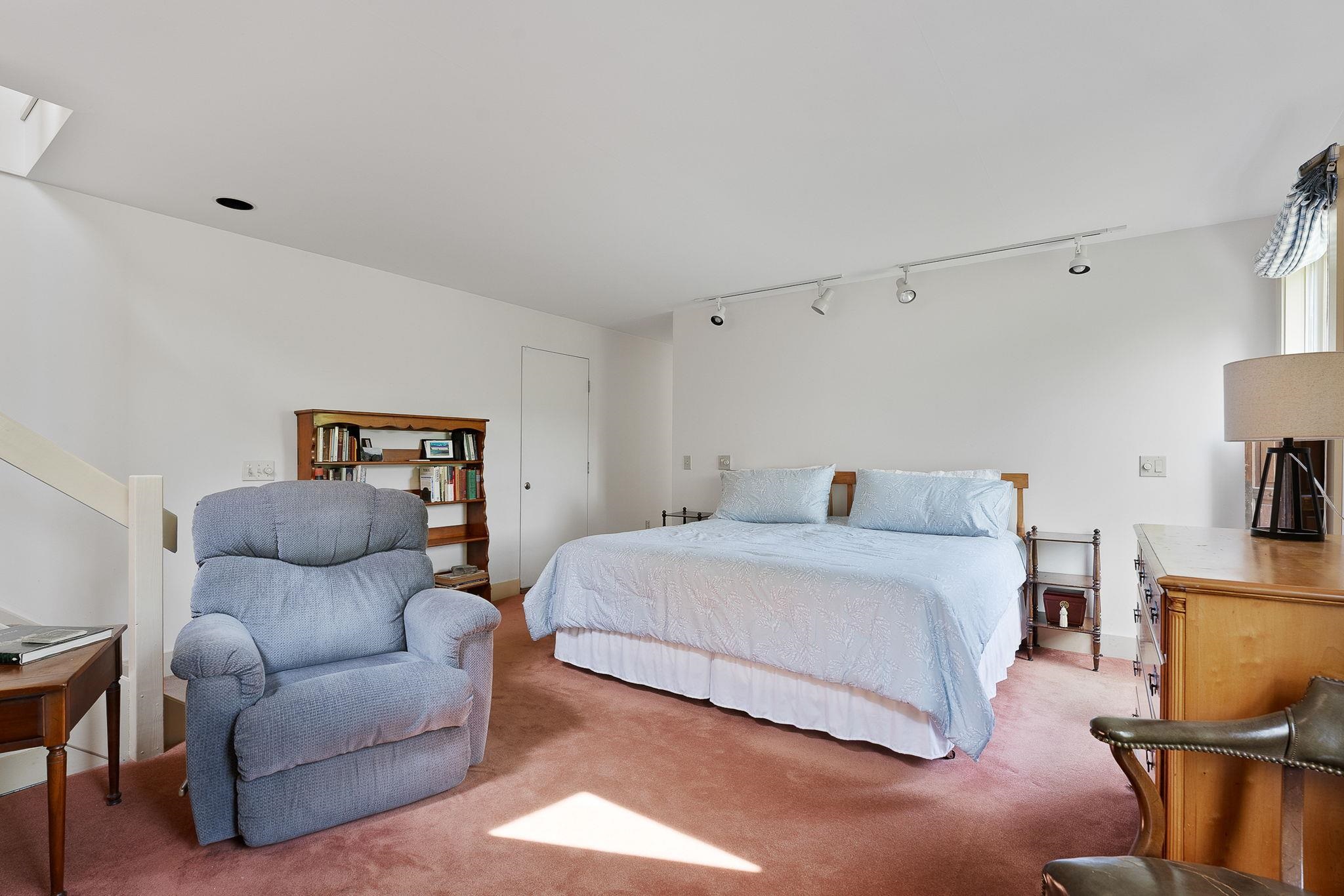 5285 Main Street Property Photo 37