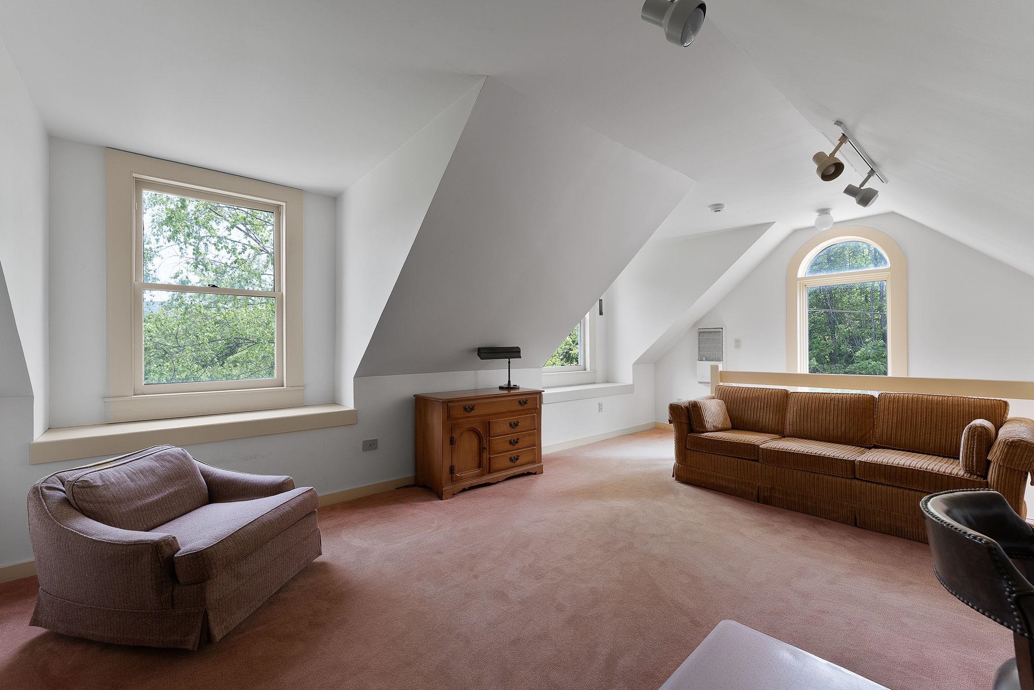 5285 Main Street Property Photo 40