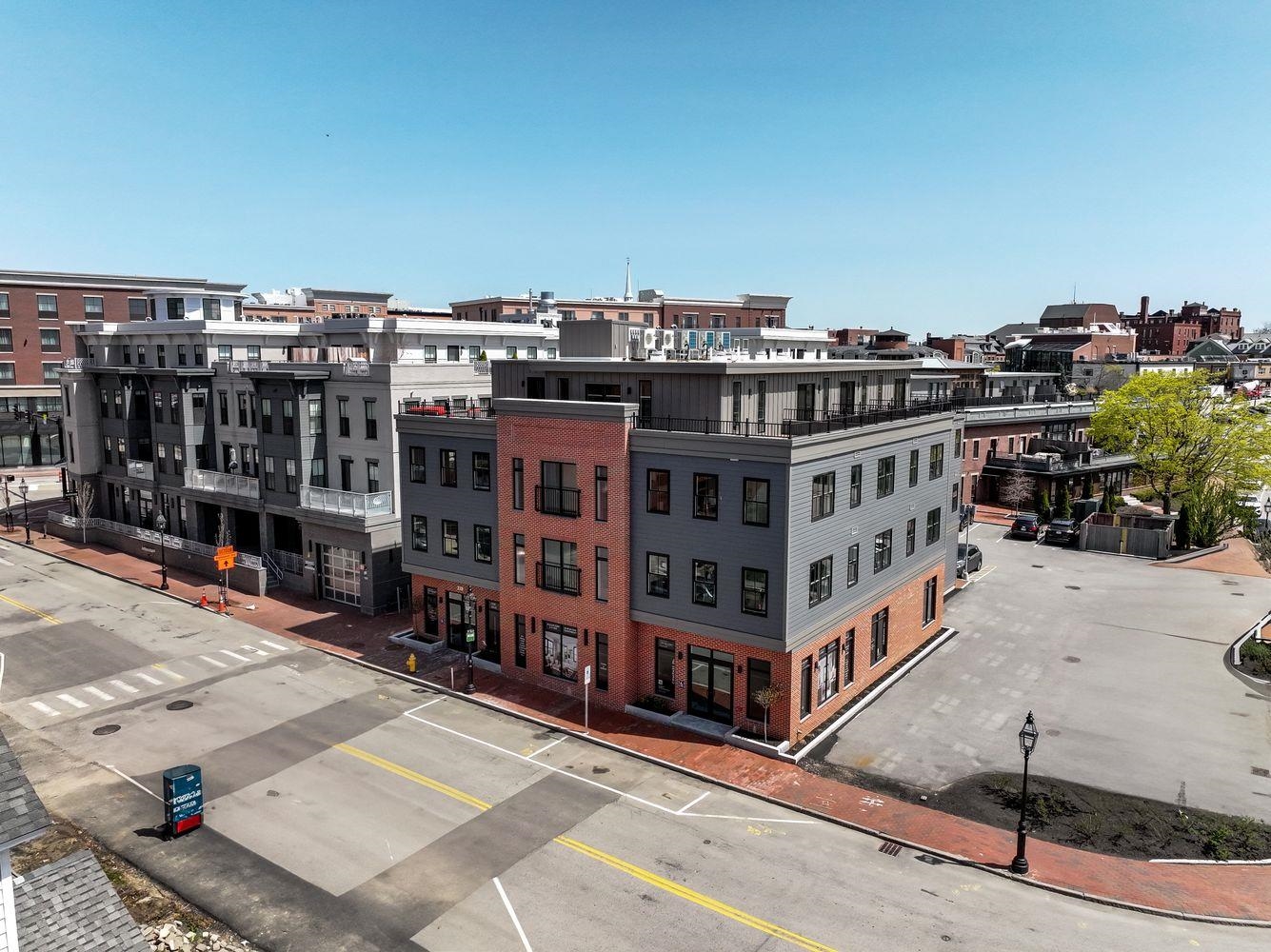 238 Deer Street Property Photo 6