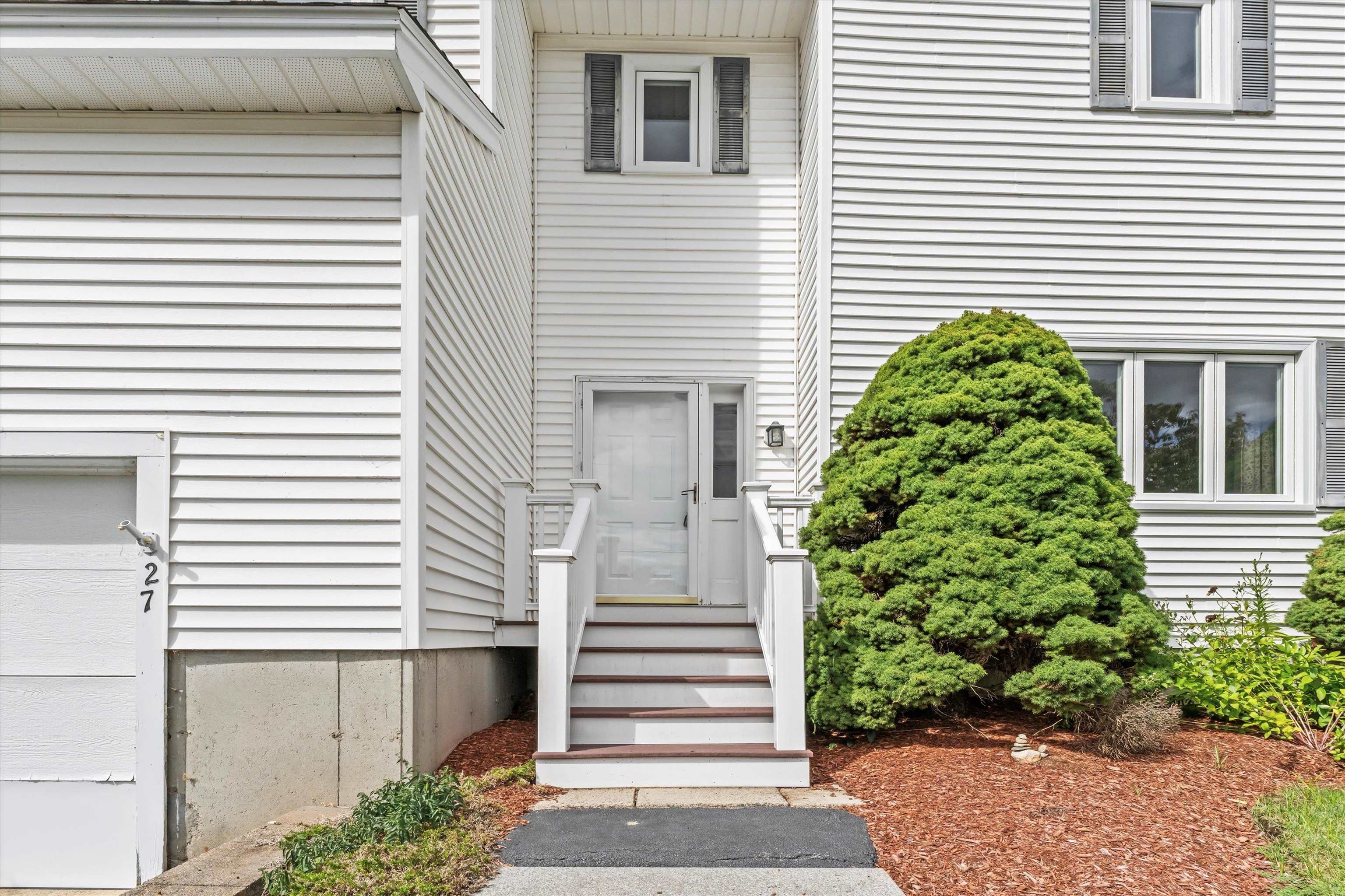 27 Country Hill Road Property Photo 5