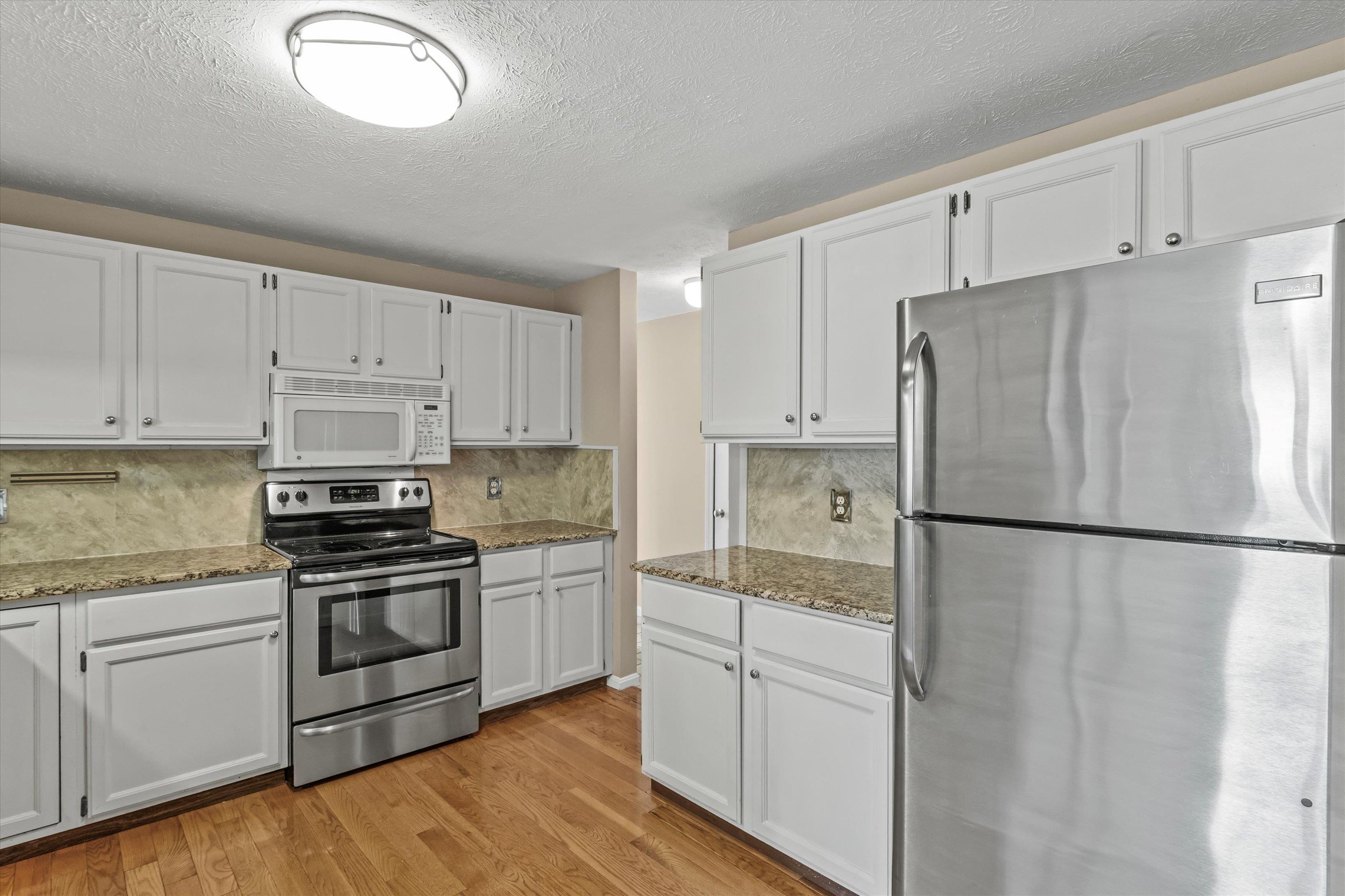 27 Country Hill Road Property Photo 9