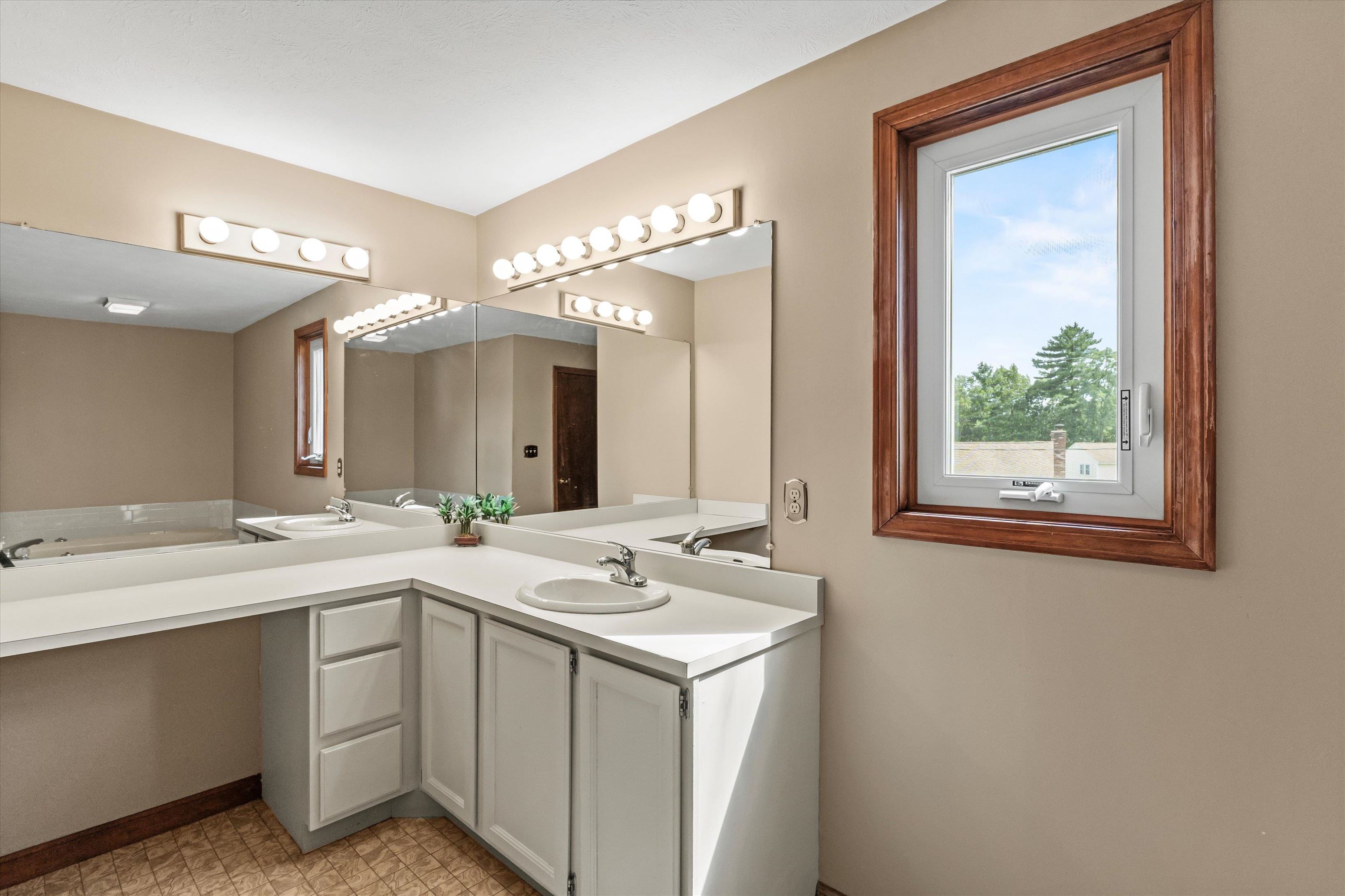 27 Country Hill Road Property Photo 19