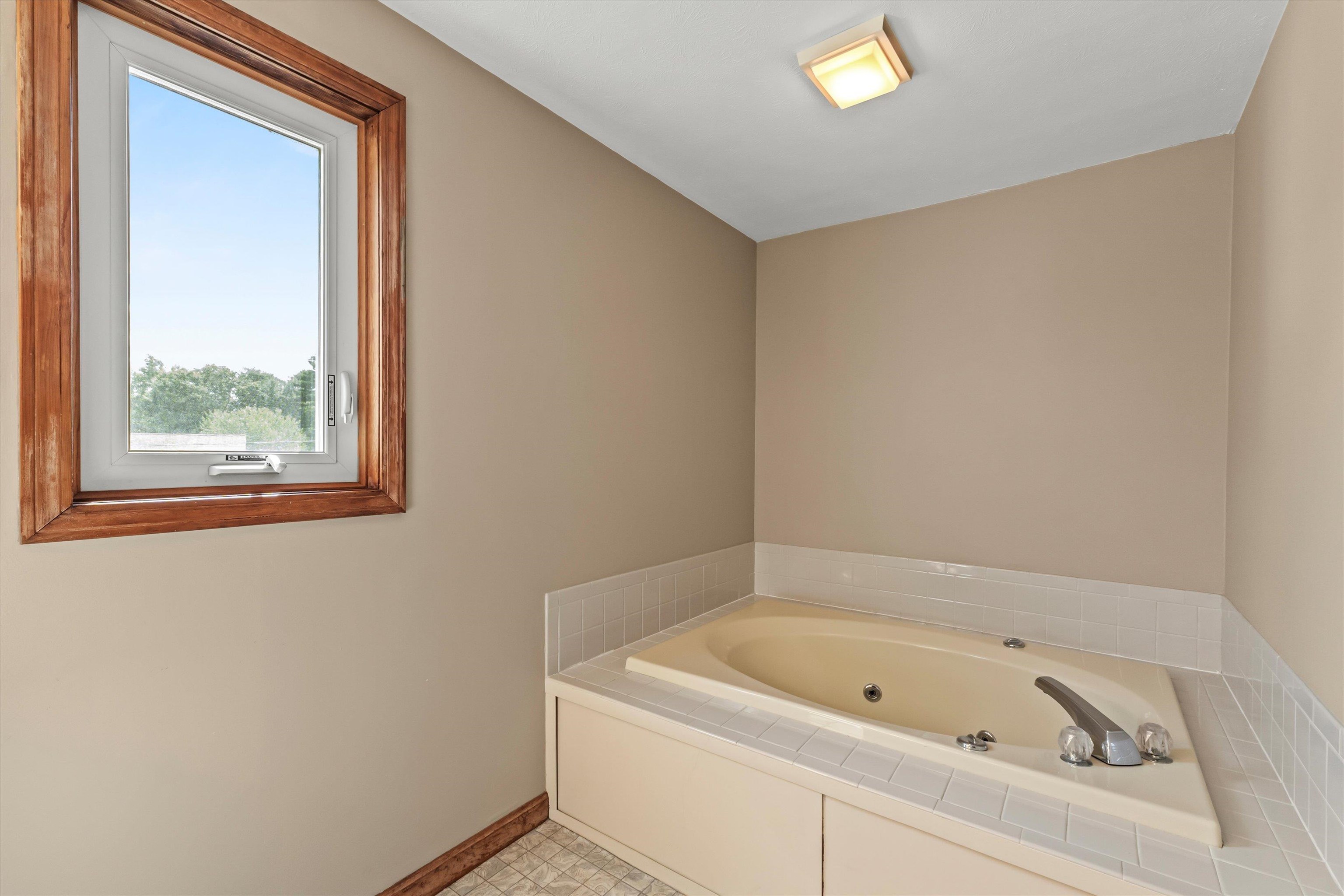 27 Country Hill Road Property Photo 21