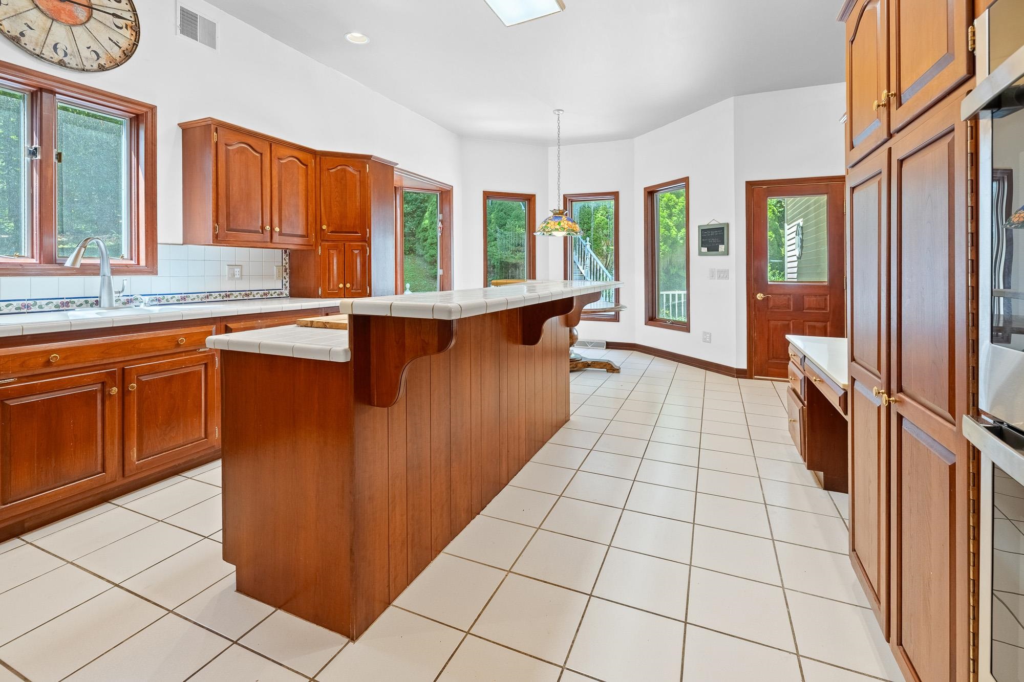932 Mcnamara Road Property Photo 17