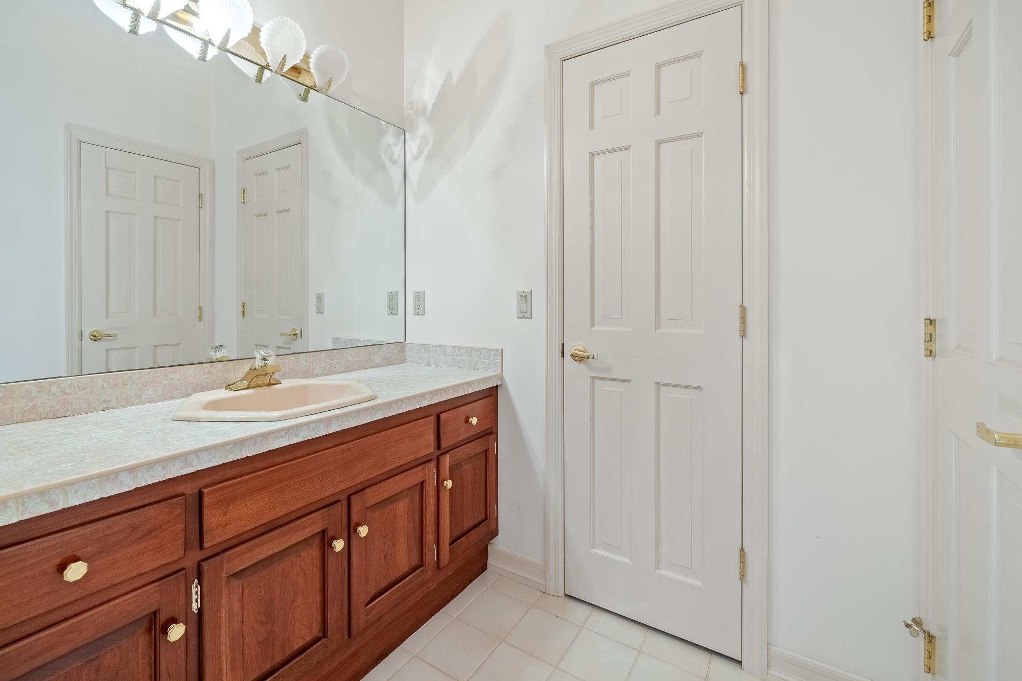 932 Mcnamara Road Property Photo 24