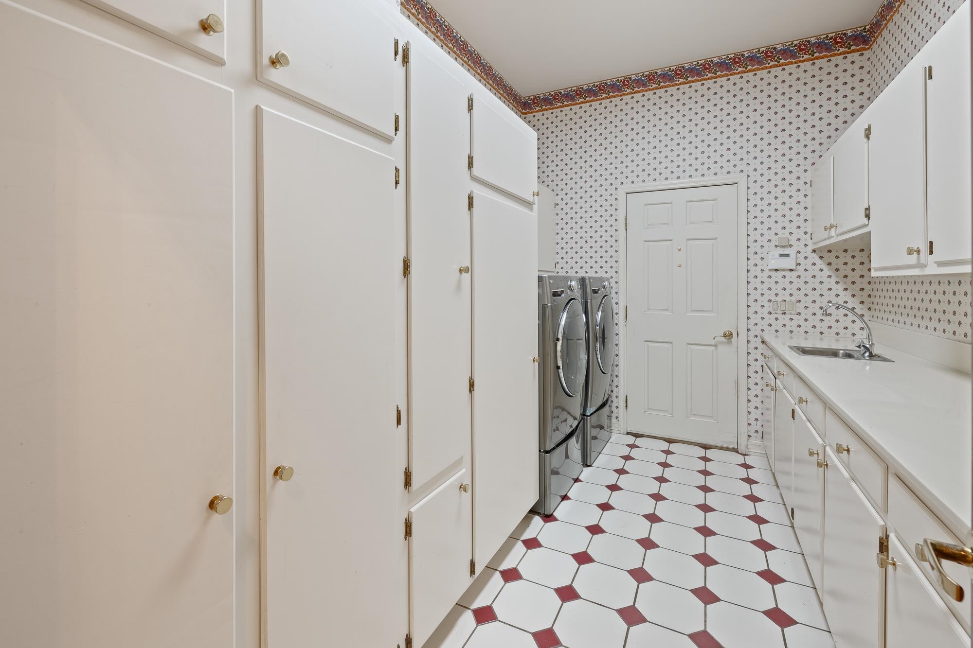 932 Mcnamara Road Property Photo 27