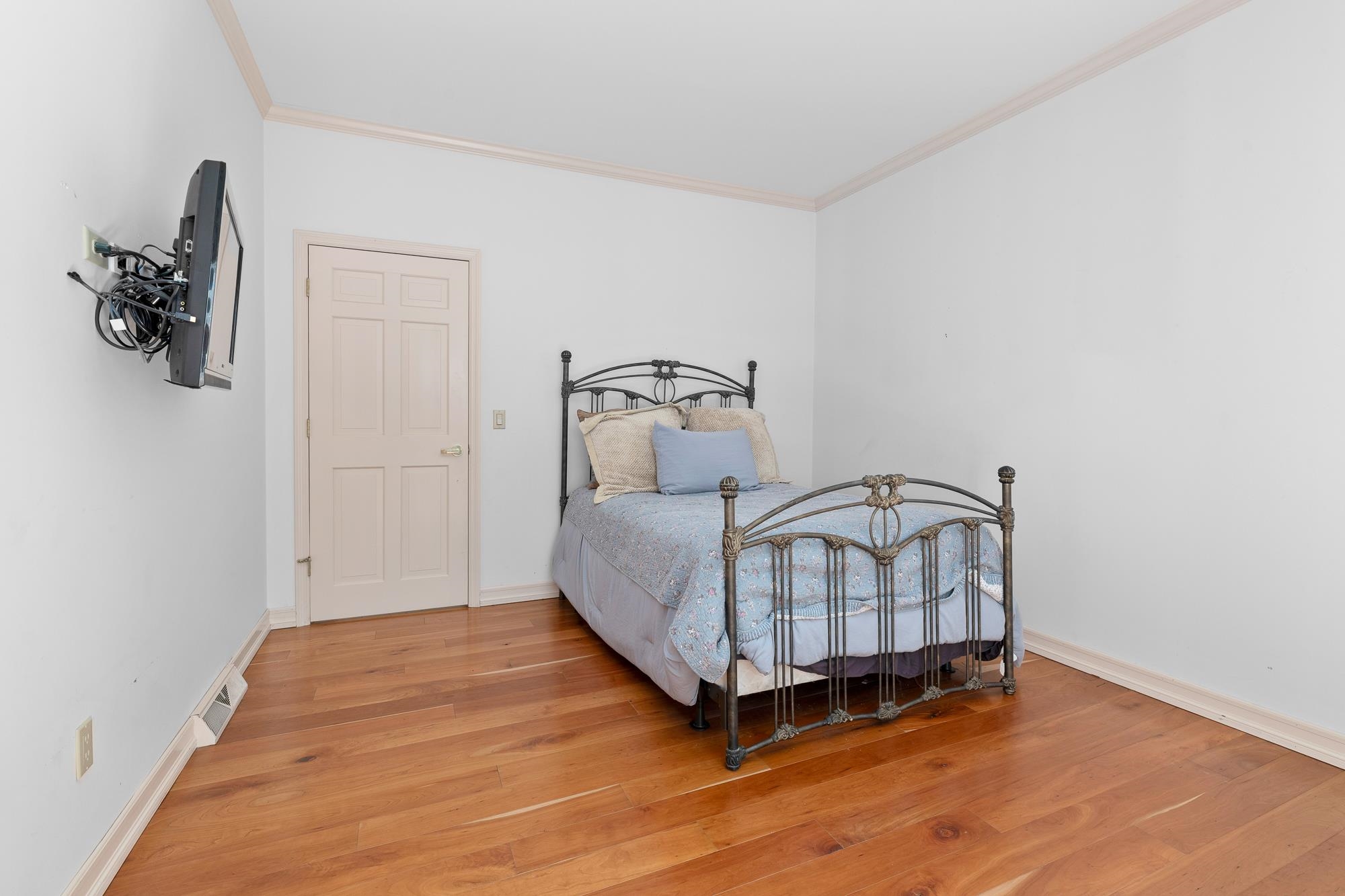 932 Mcnamara Road Property Photo 33