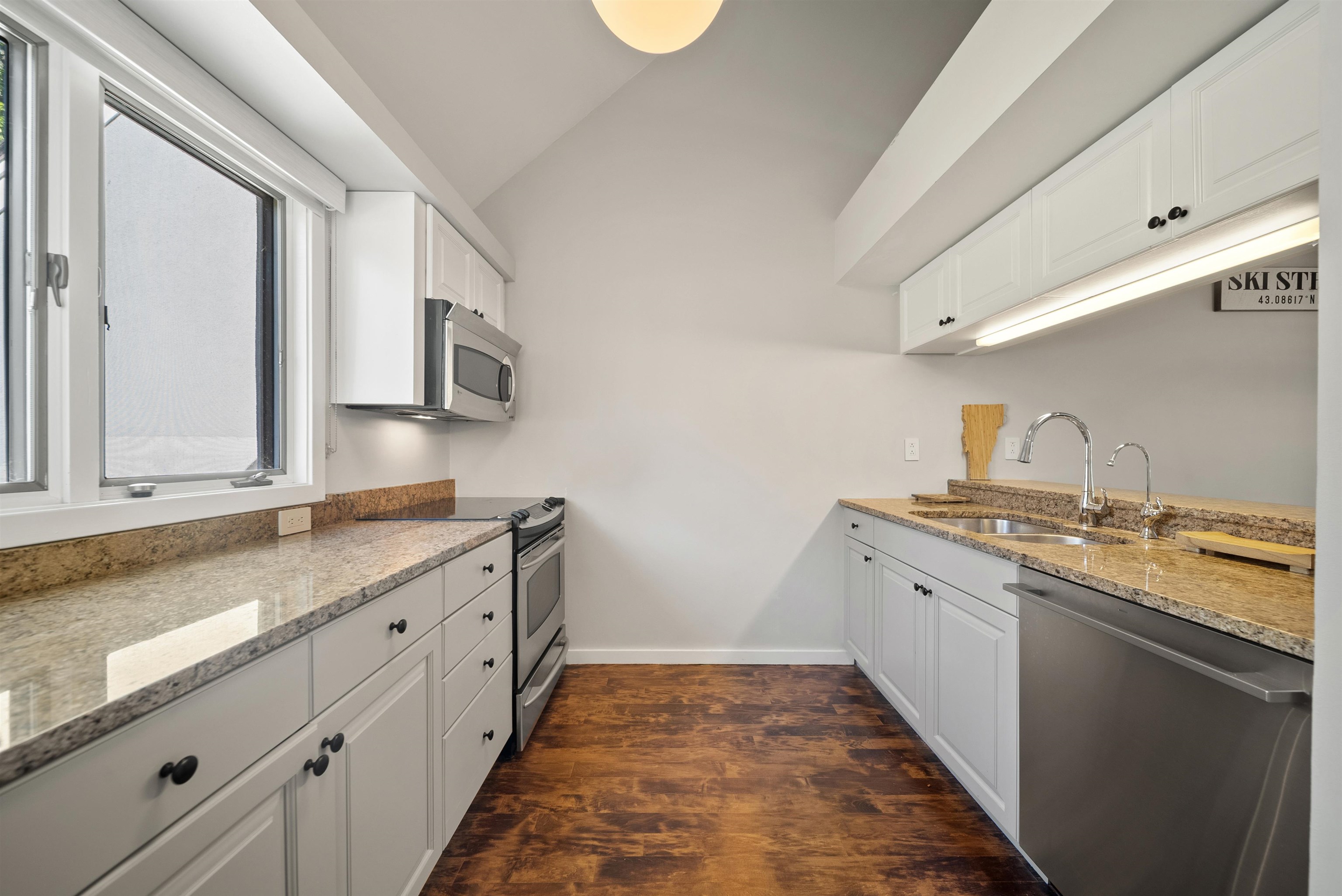 8 East Birch Road Property Photo 15