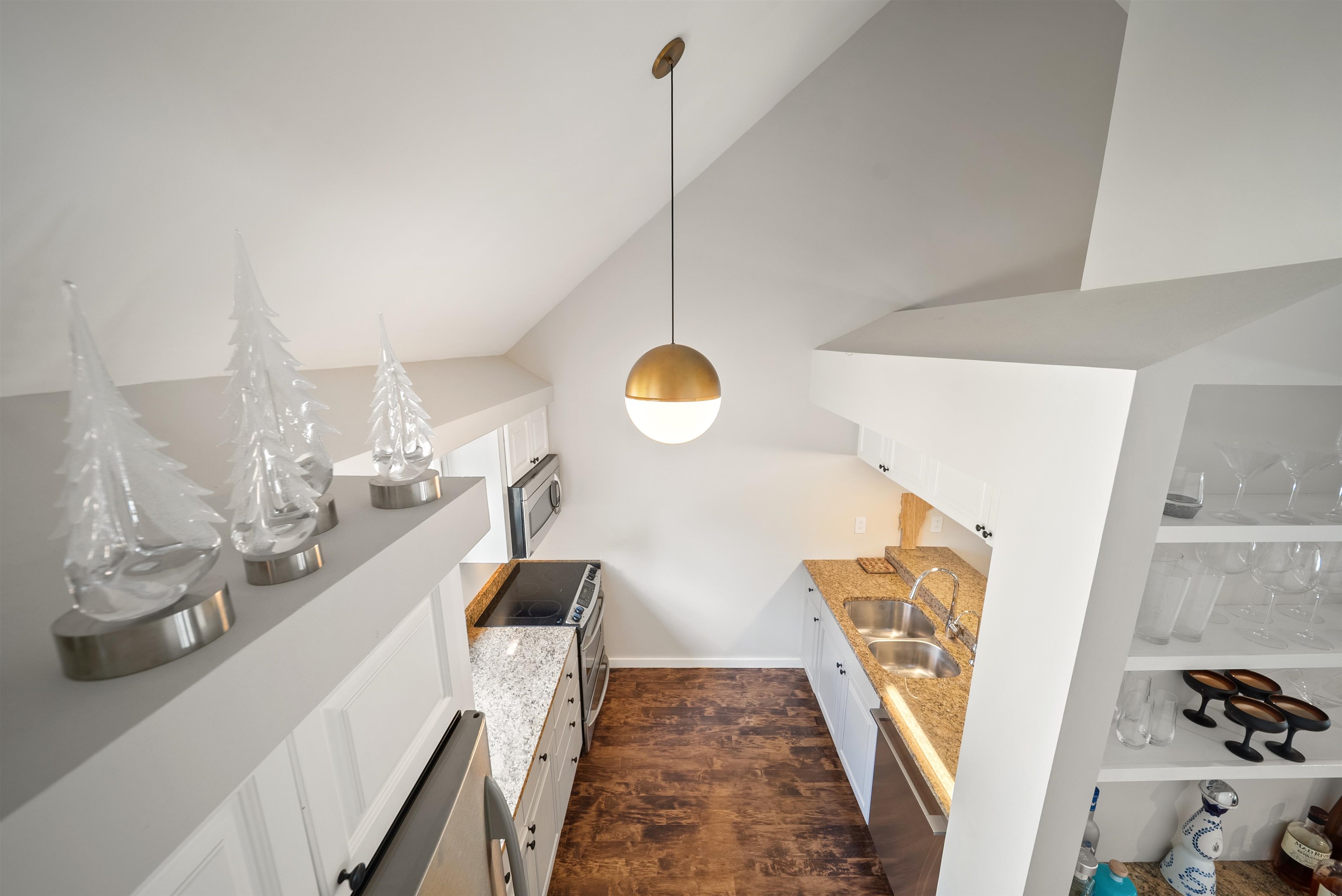 8 East Birch Road Property Photo 16