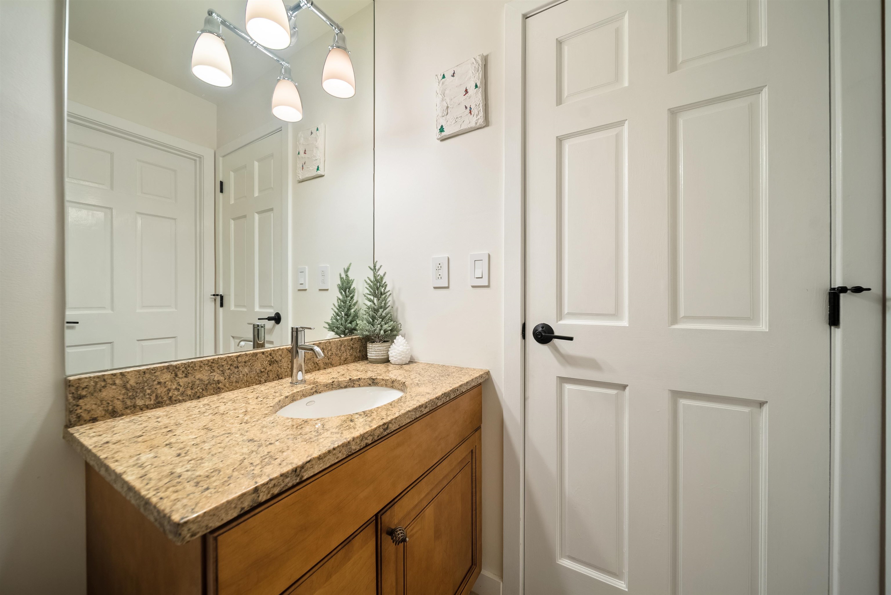 8 East Birch Road Property Photo 19