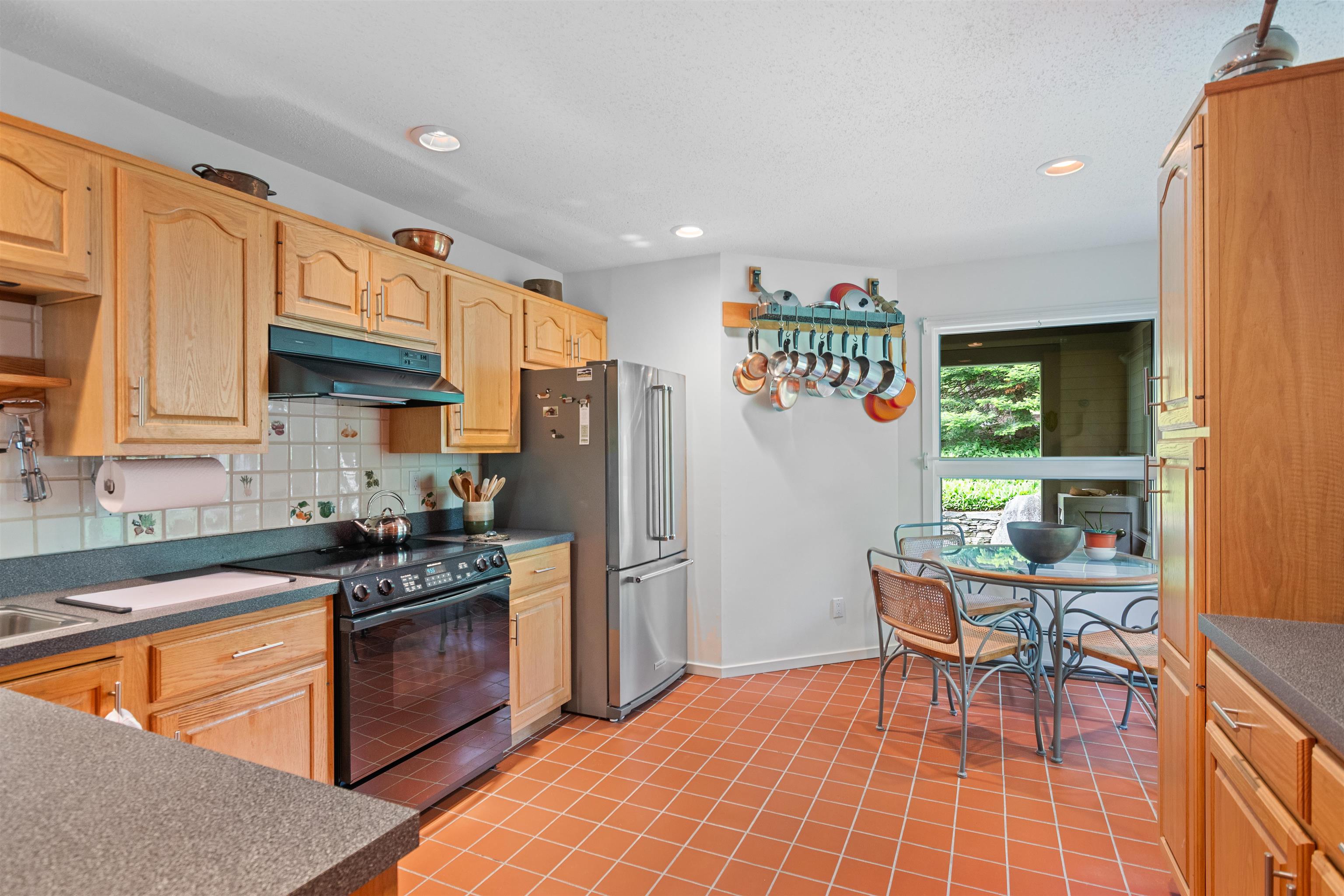 982 Brook Road Property Photo 11