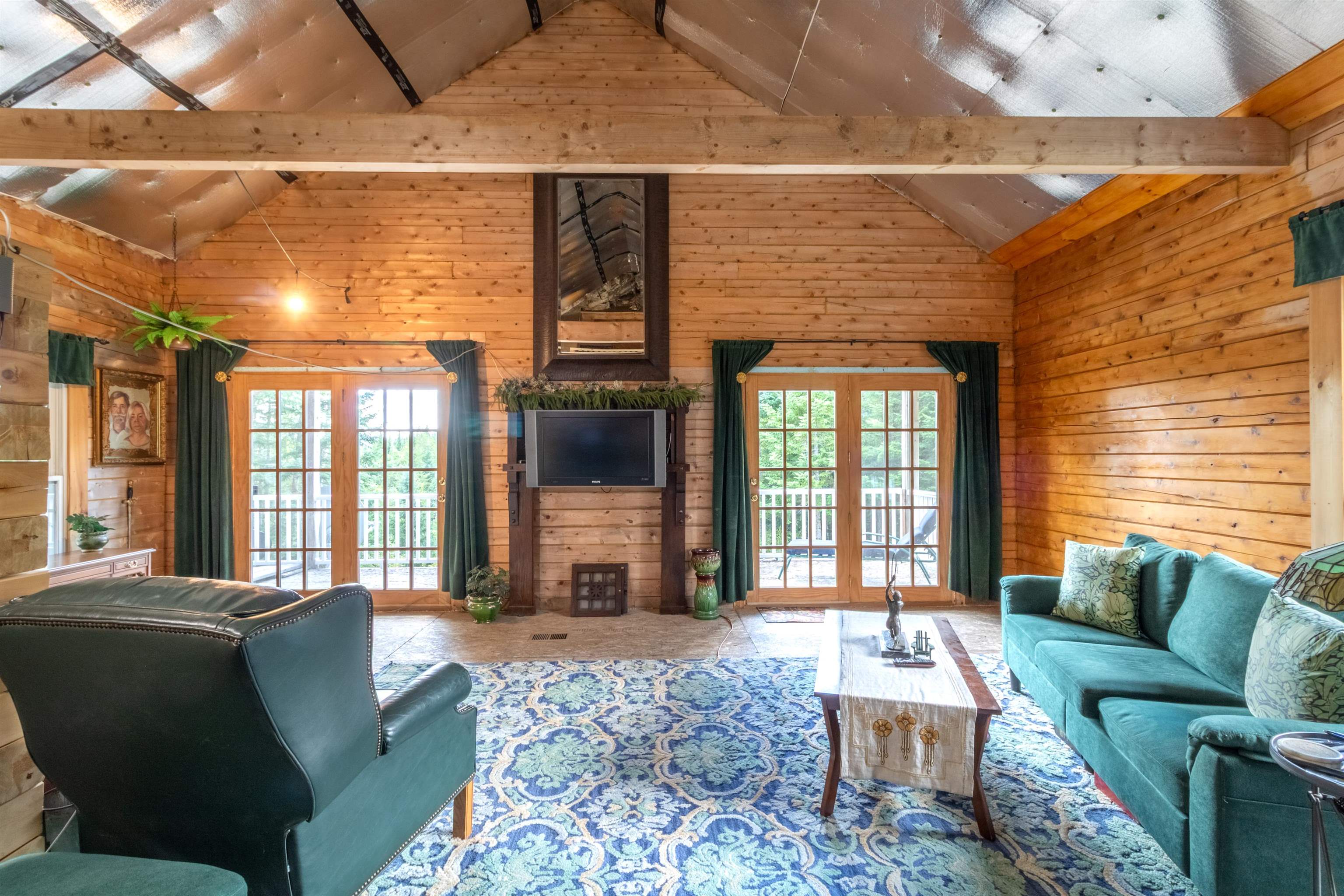 2569 10 Mile Square Road Property Photo 4