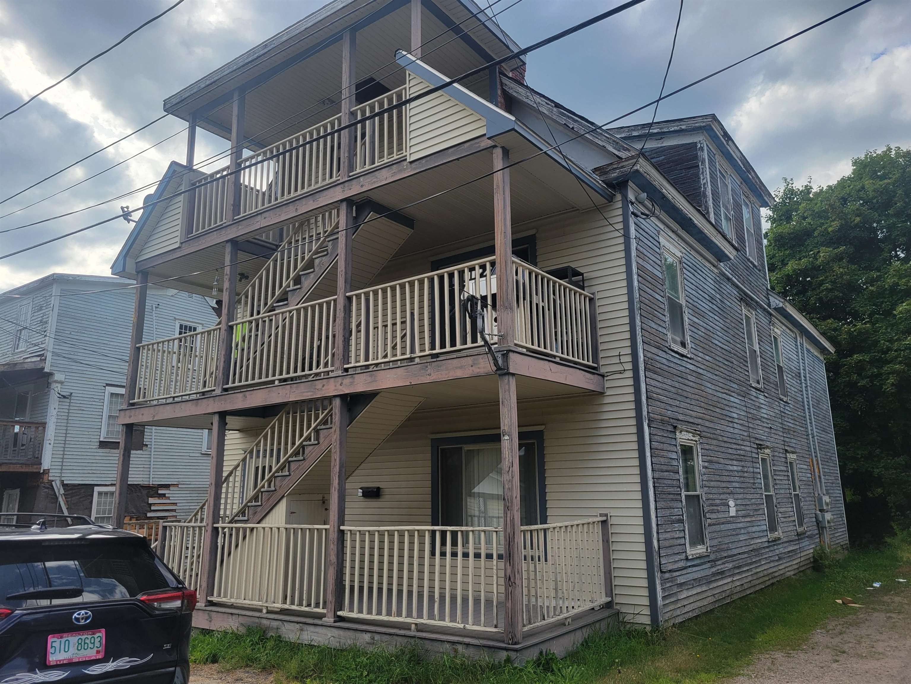 185 Park Street Property Photo 2