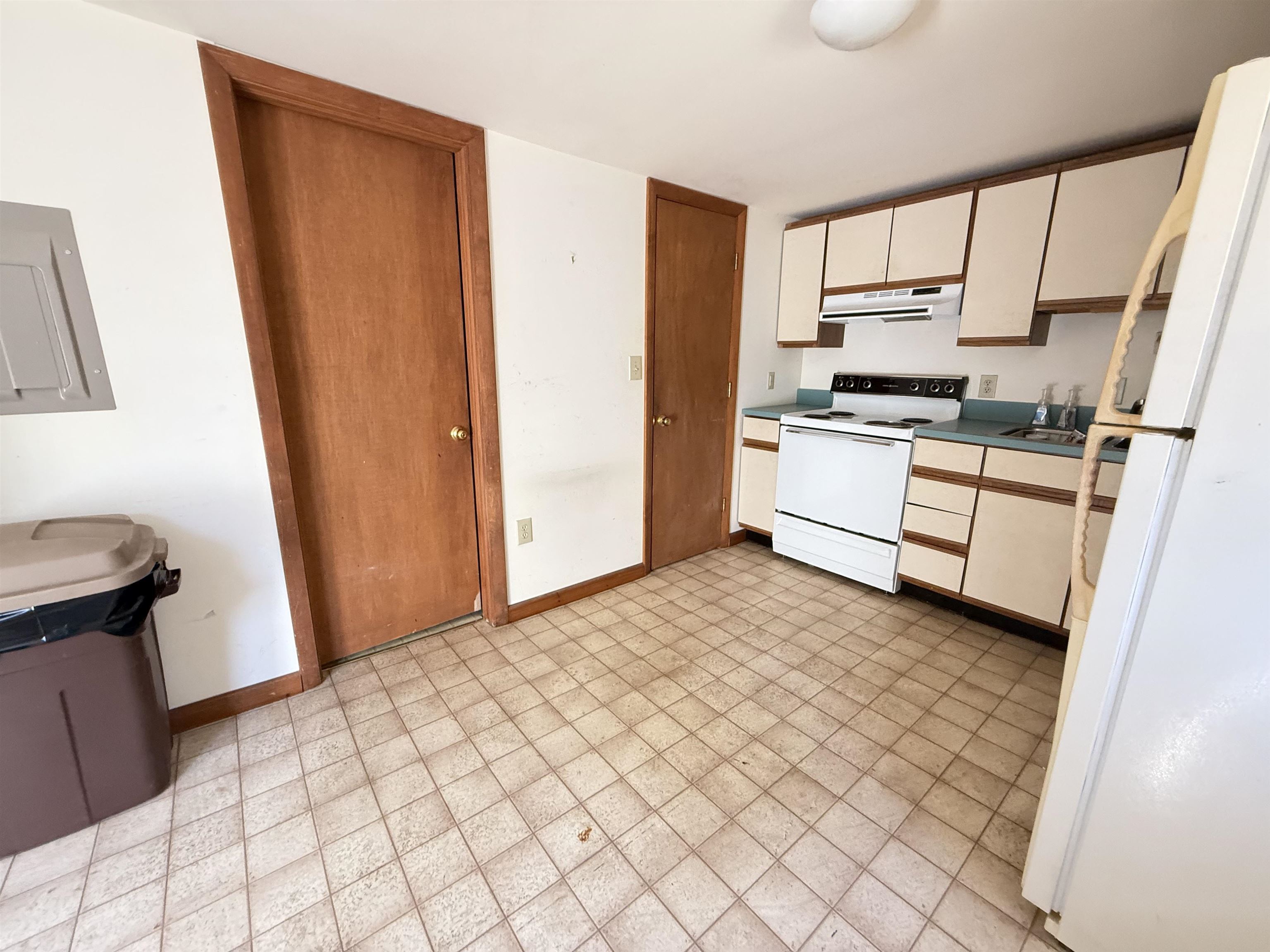 21a Preston Lane Property Photo 12