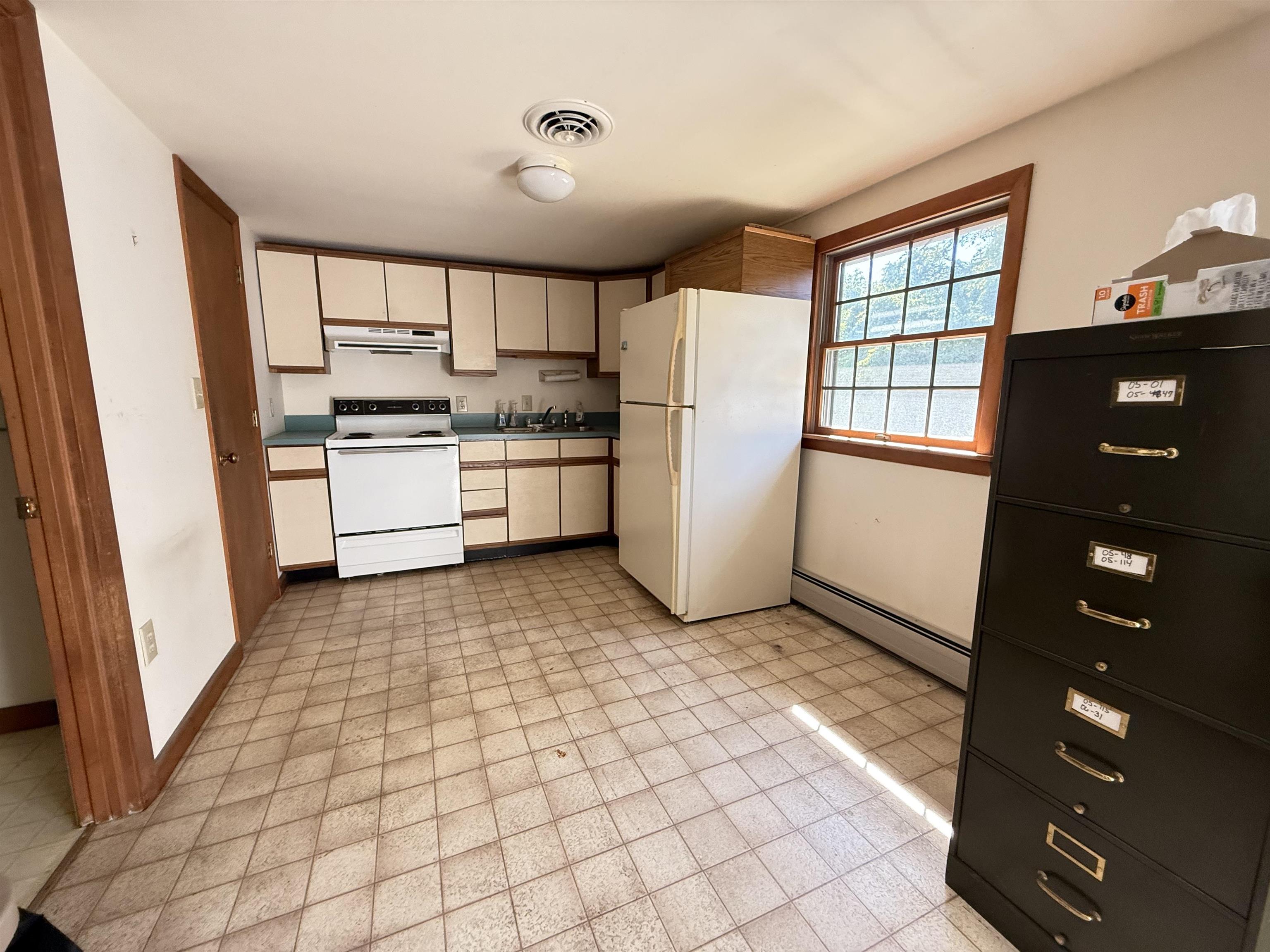21a Preston Lane Property Photo 13