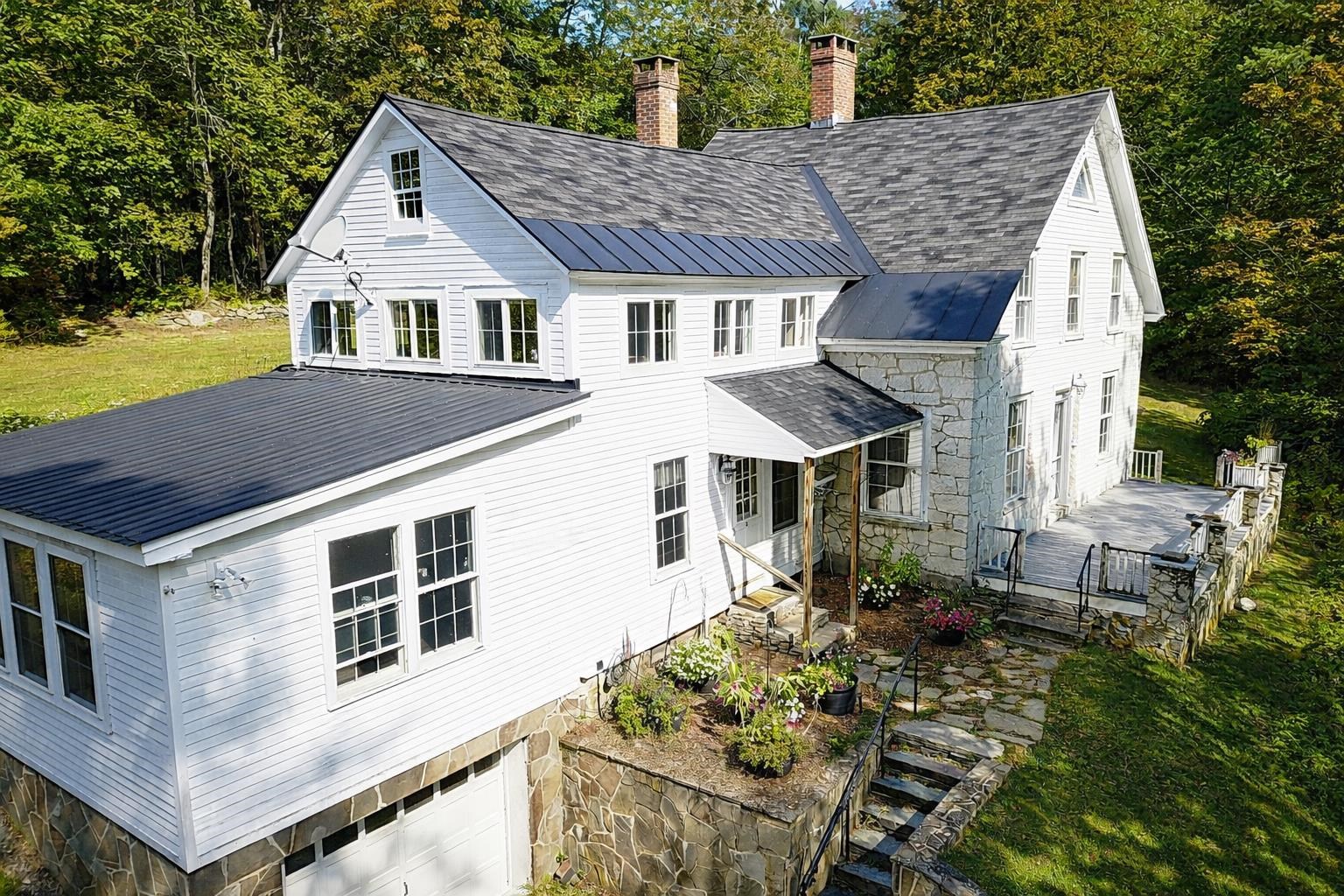 628 Townshend Road Property Photo 4