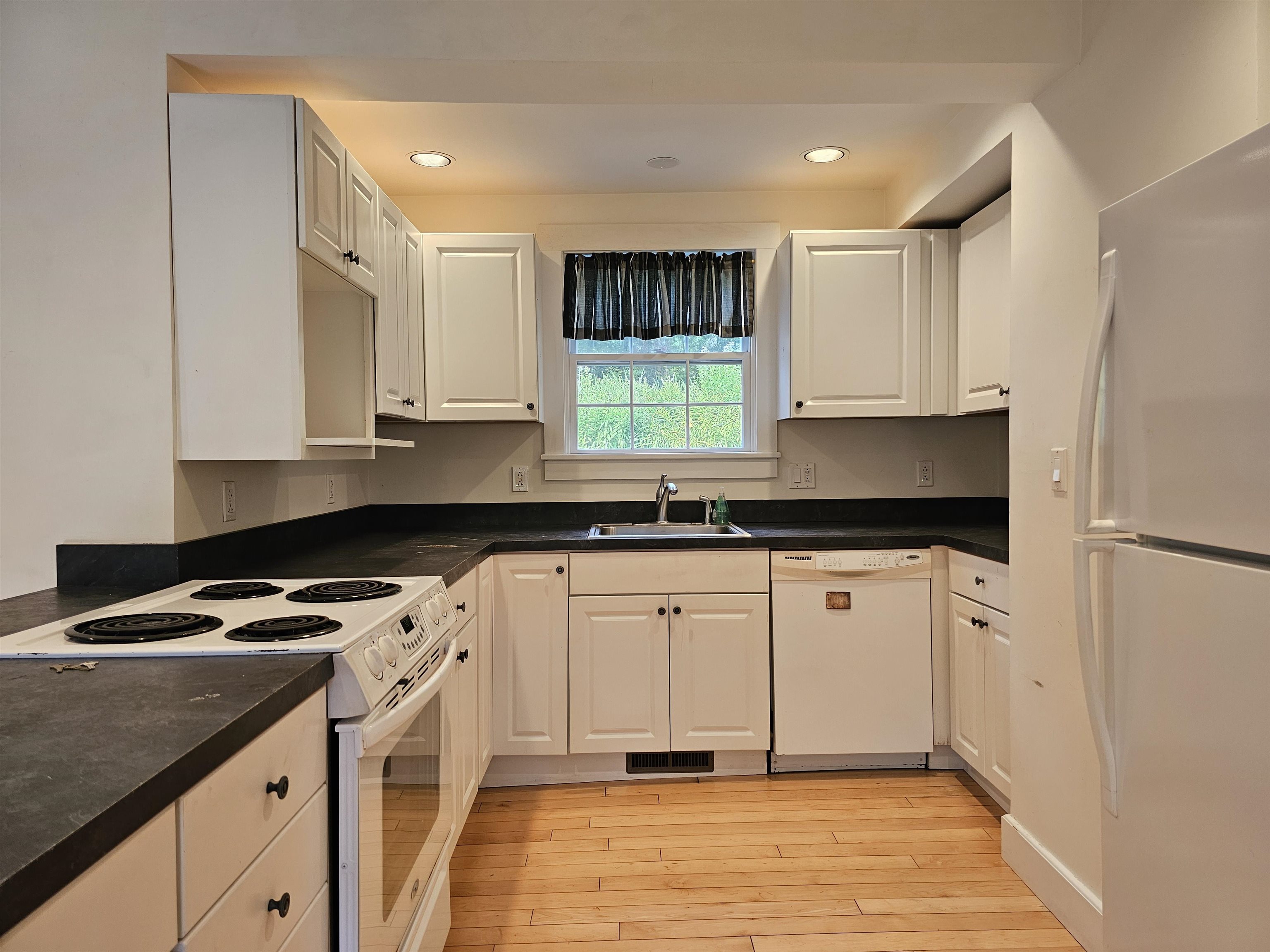 628 Townshend Road Property Photo 16