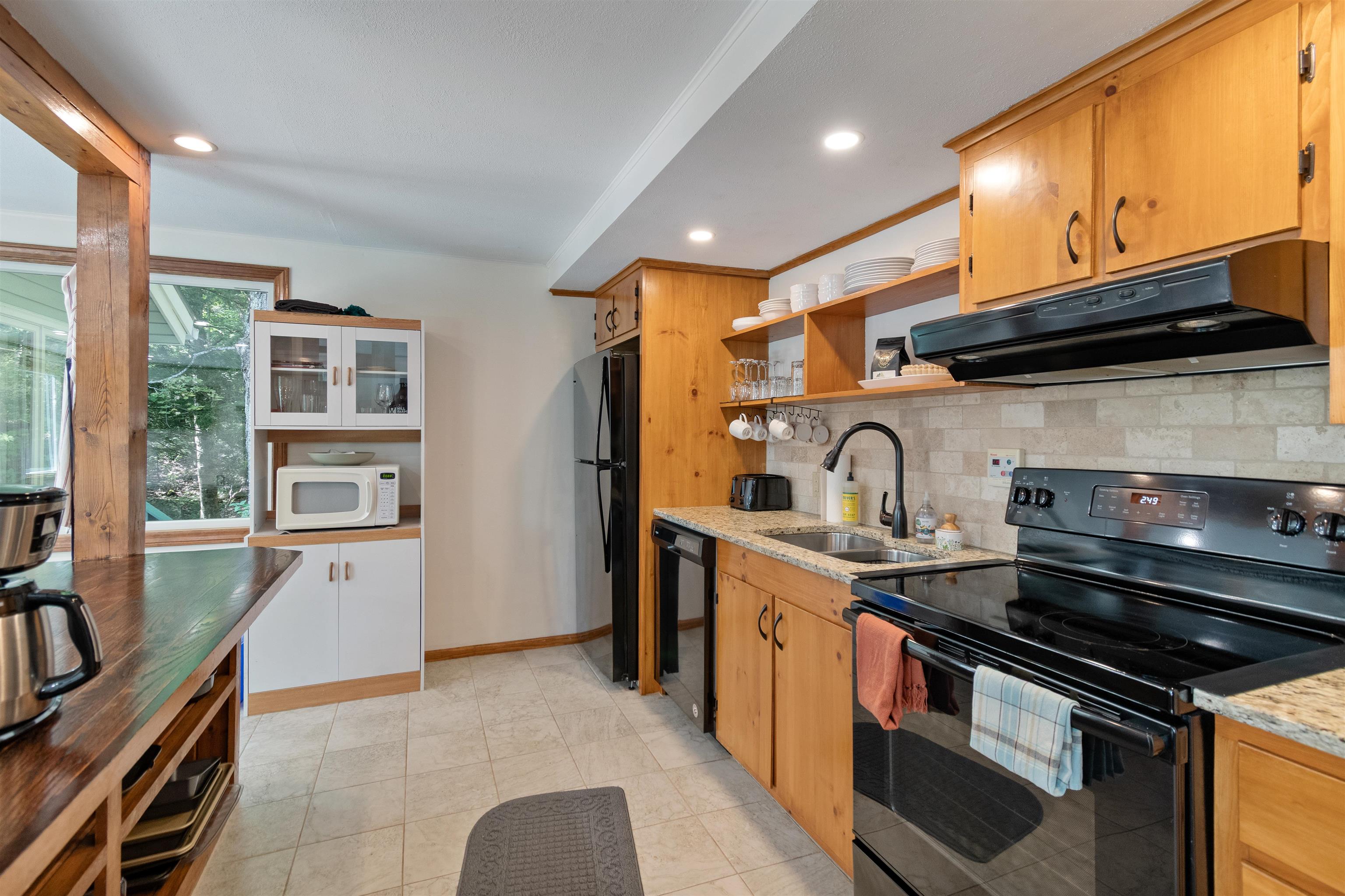 221 Highland Drive Property Photo 16