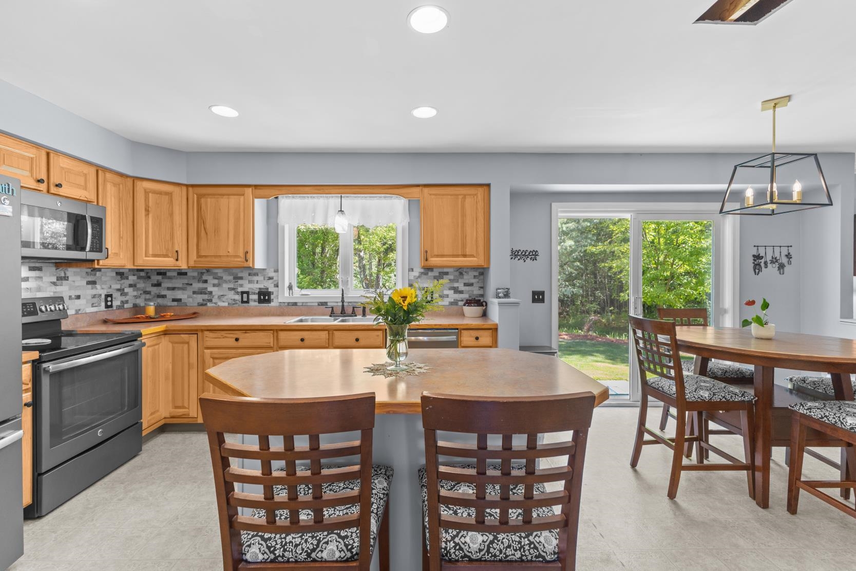 737 Hanon Drive Property Photo 14