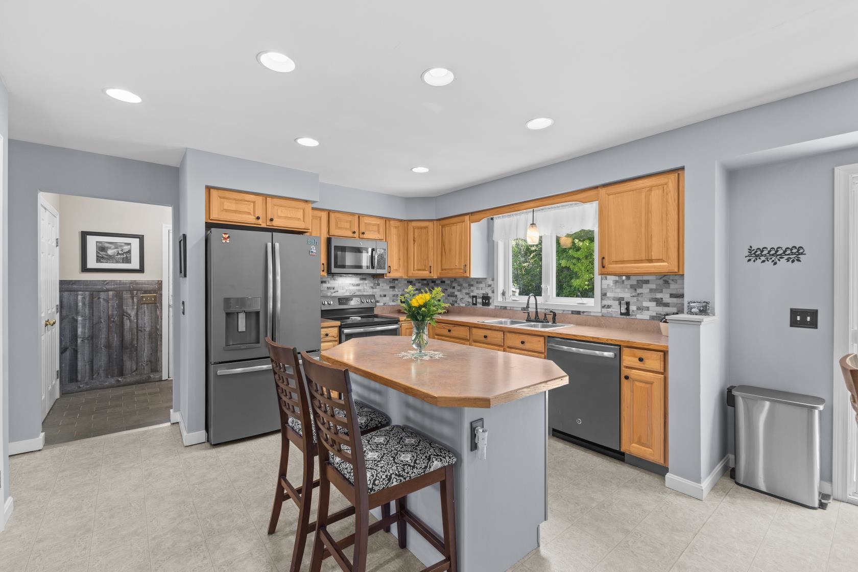 737 Hanon Drive Property Photo 15