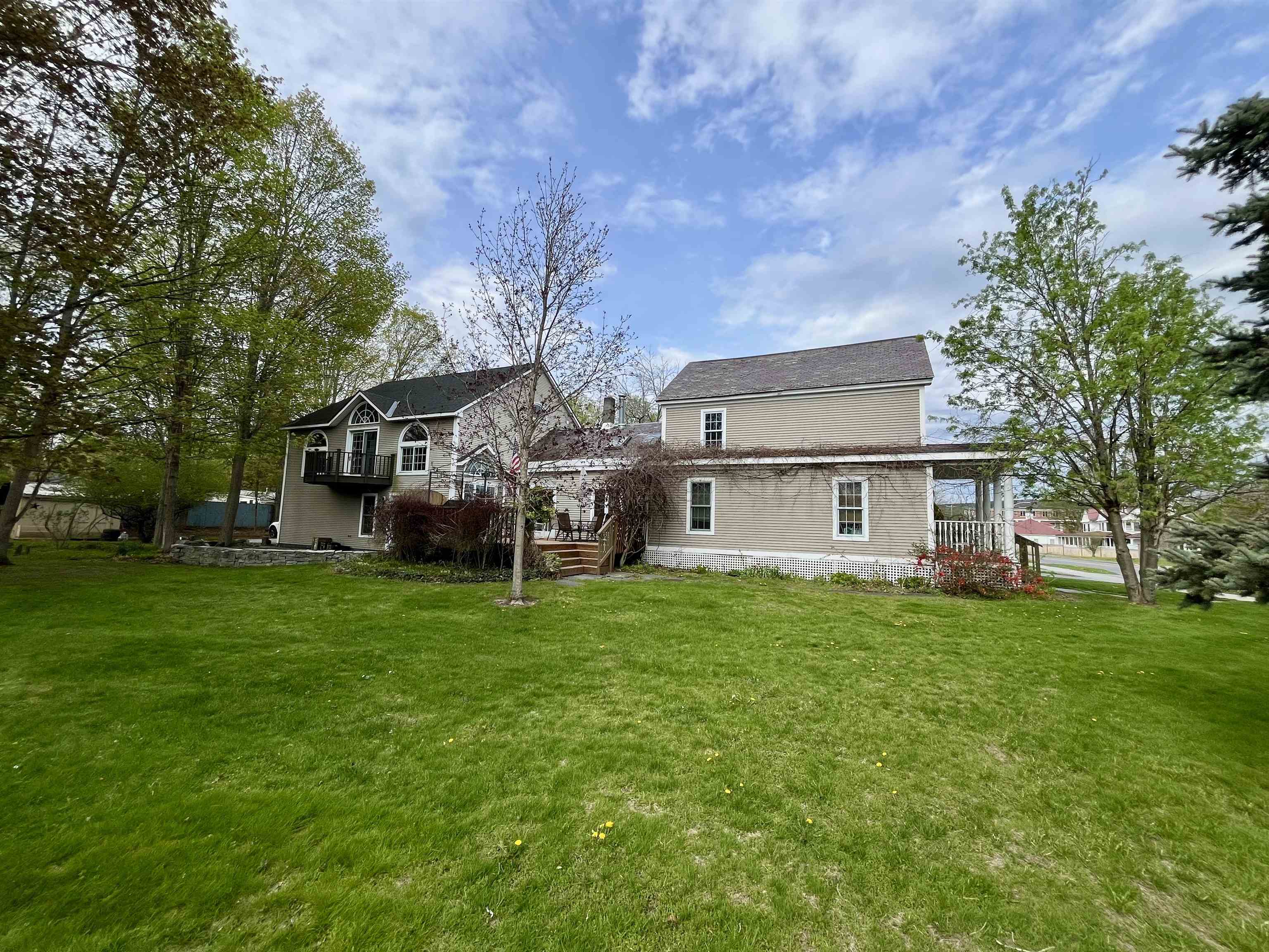 321 Bentley Avenue Property Photo 2