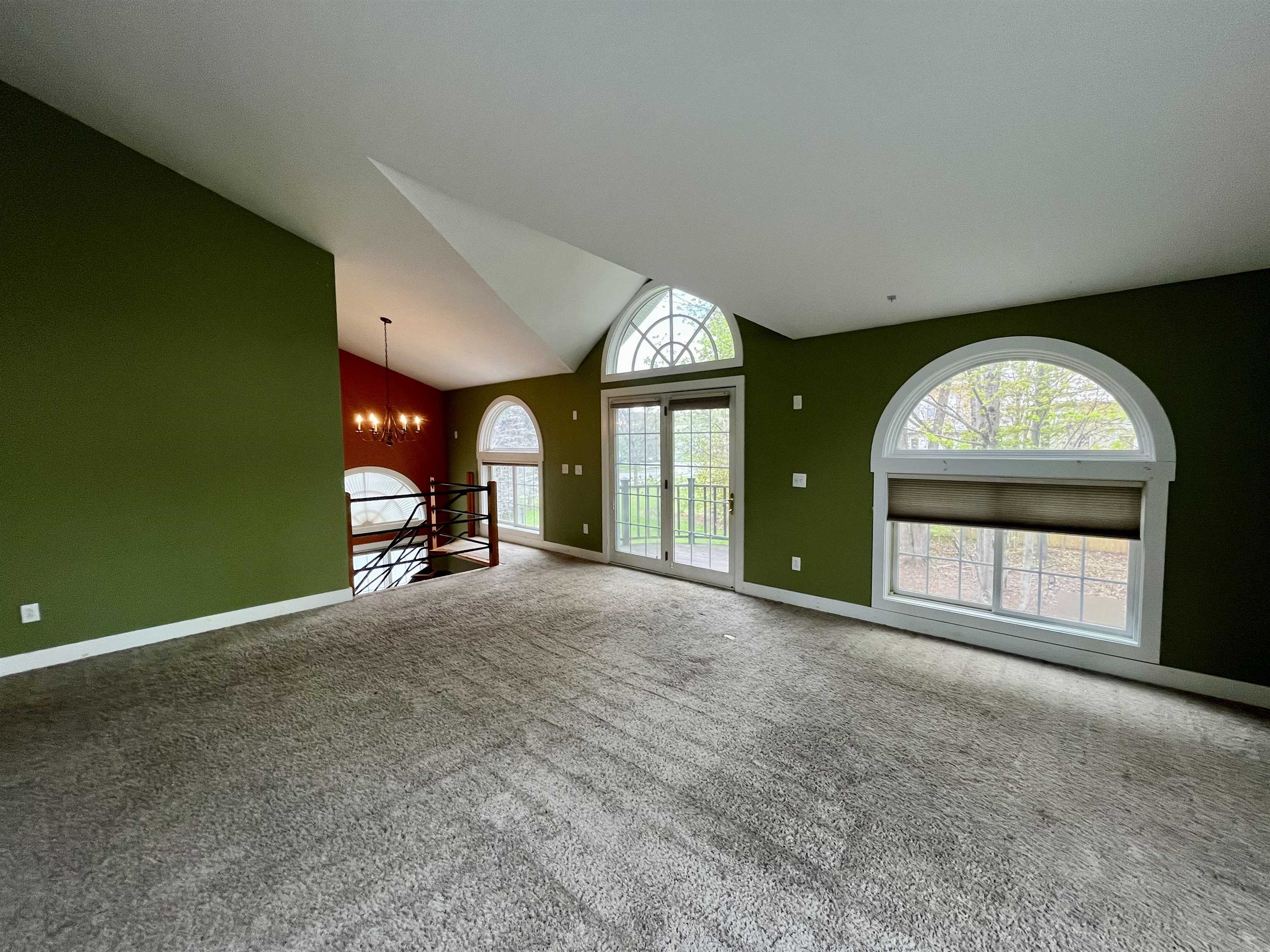 321 Bentley Avenue Property Photo 26