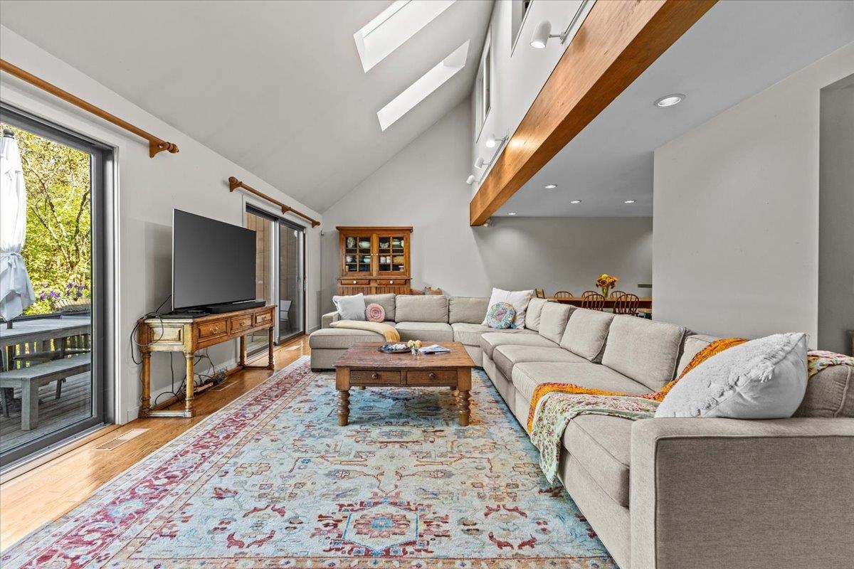 615 Field Road Property Photo 4