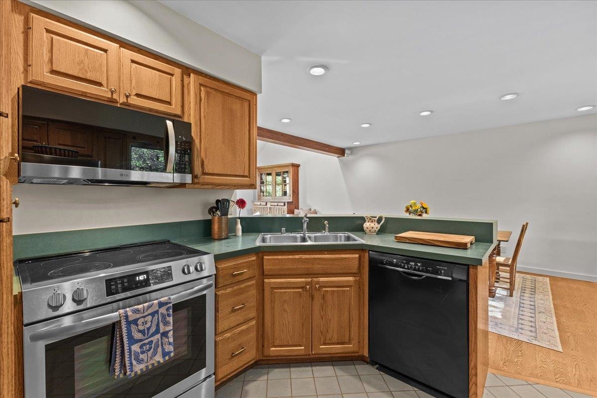 615 Field Road Property Photo 12