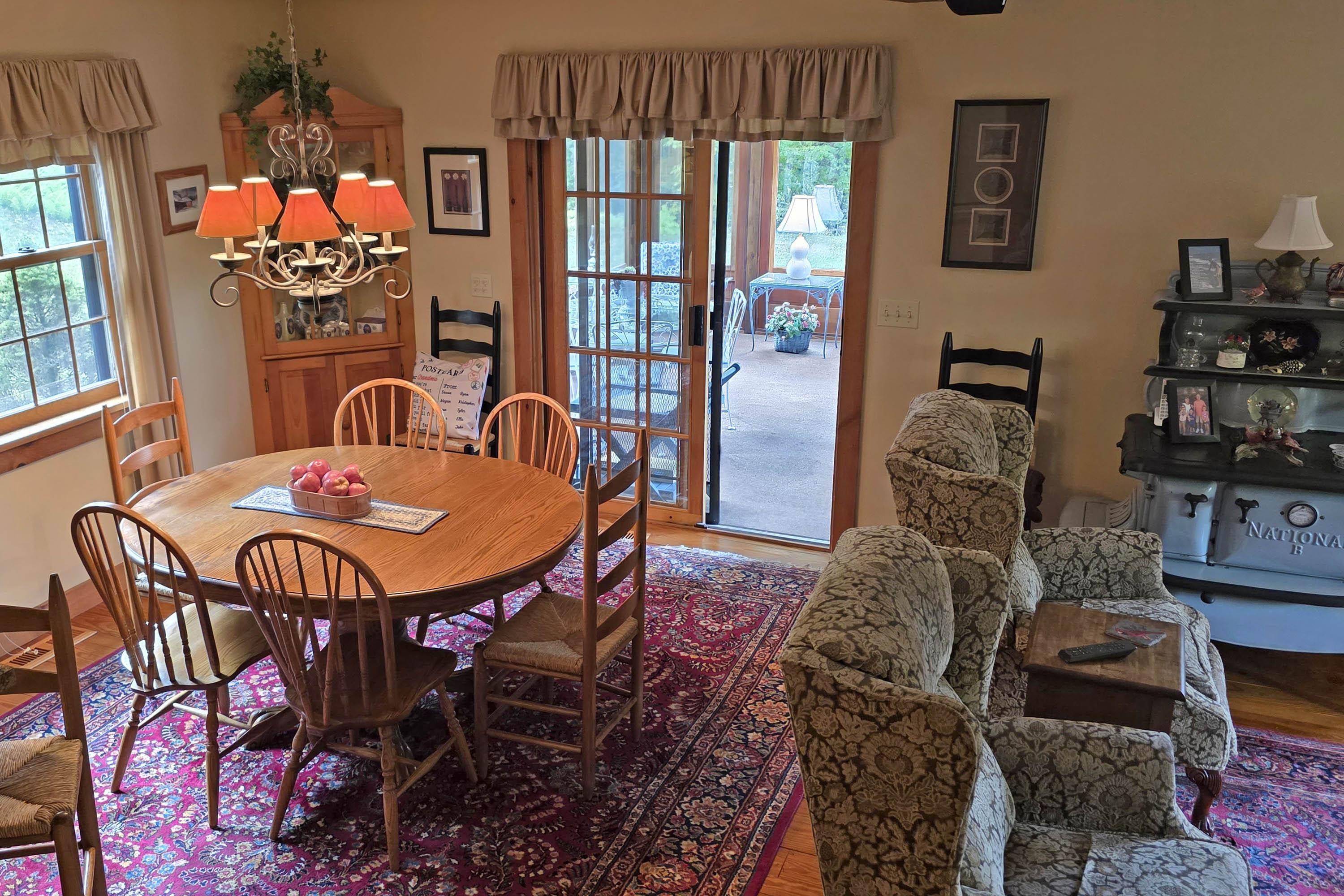 1382 Grassy Brook Road Property Photo 15