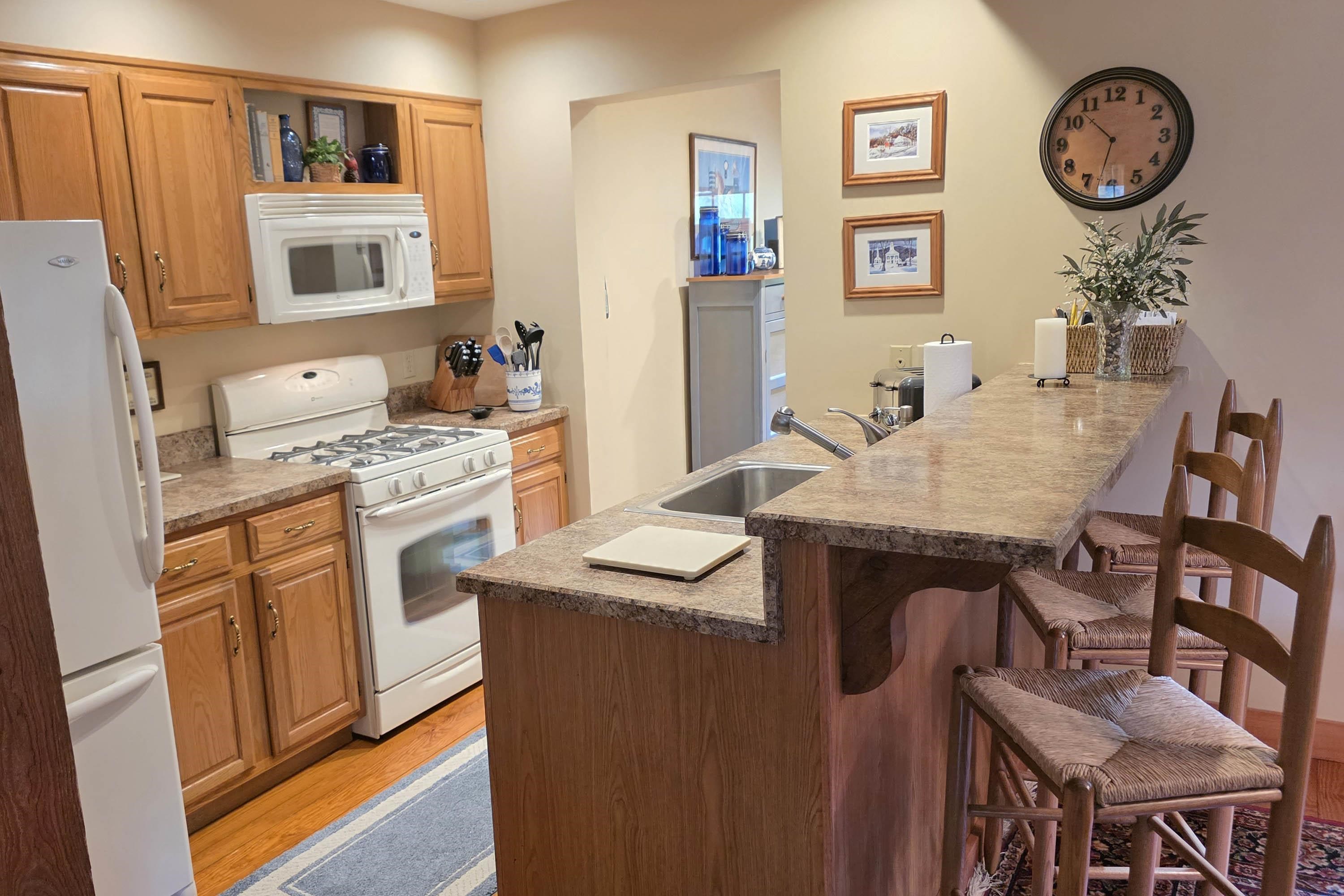 1382 Grassy Brook Road Property Photo 16