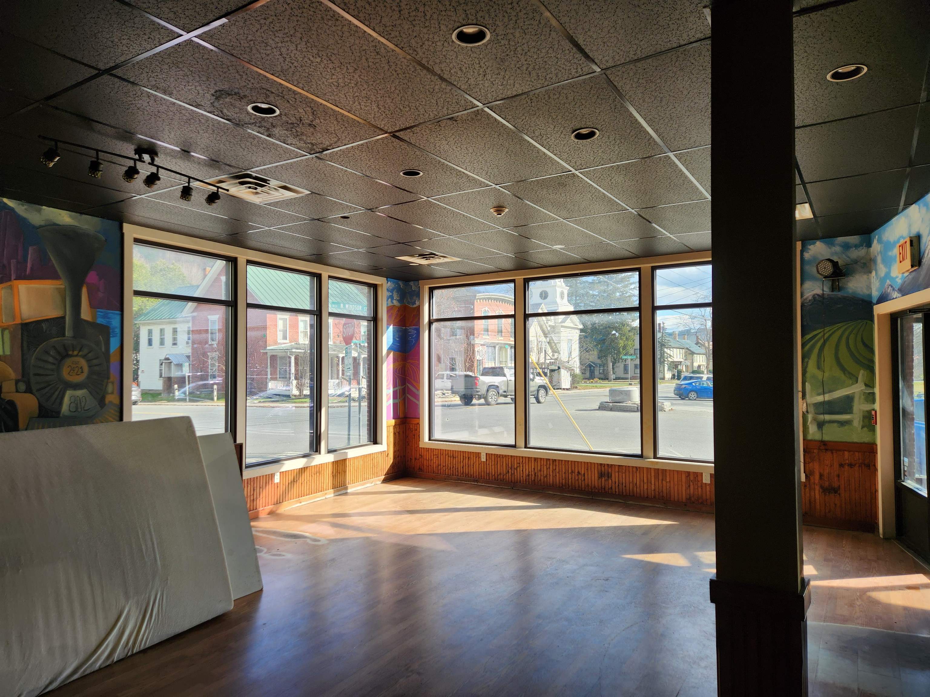 192 Chelsea Street Property Photo 2