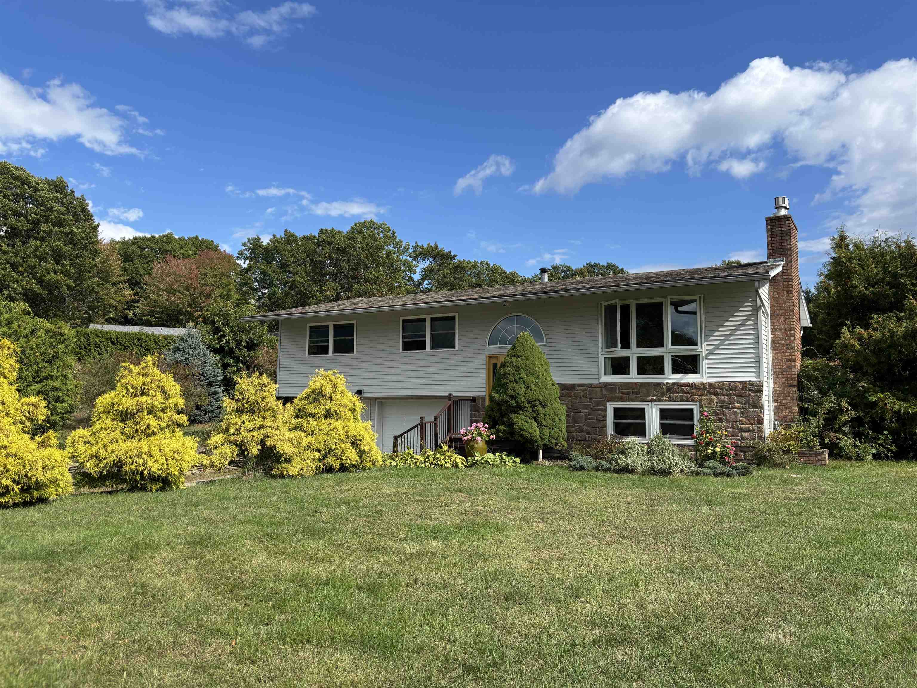 68 Dunlop Way Property Photo 2