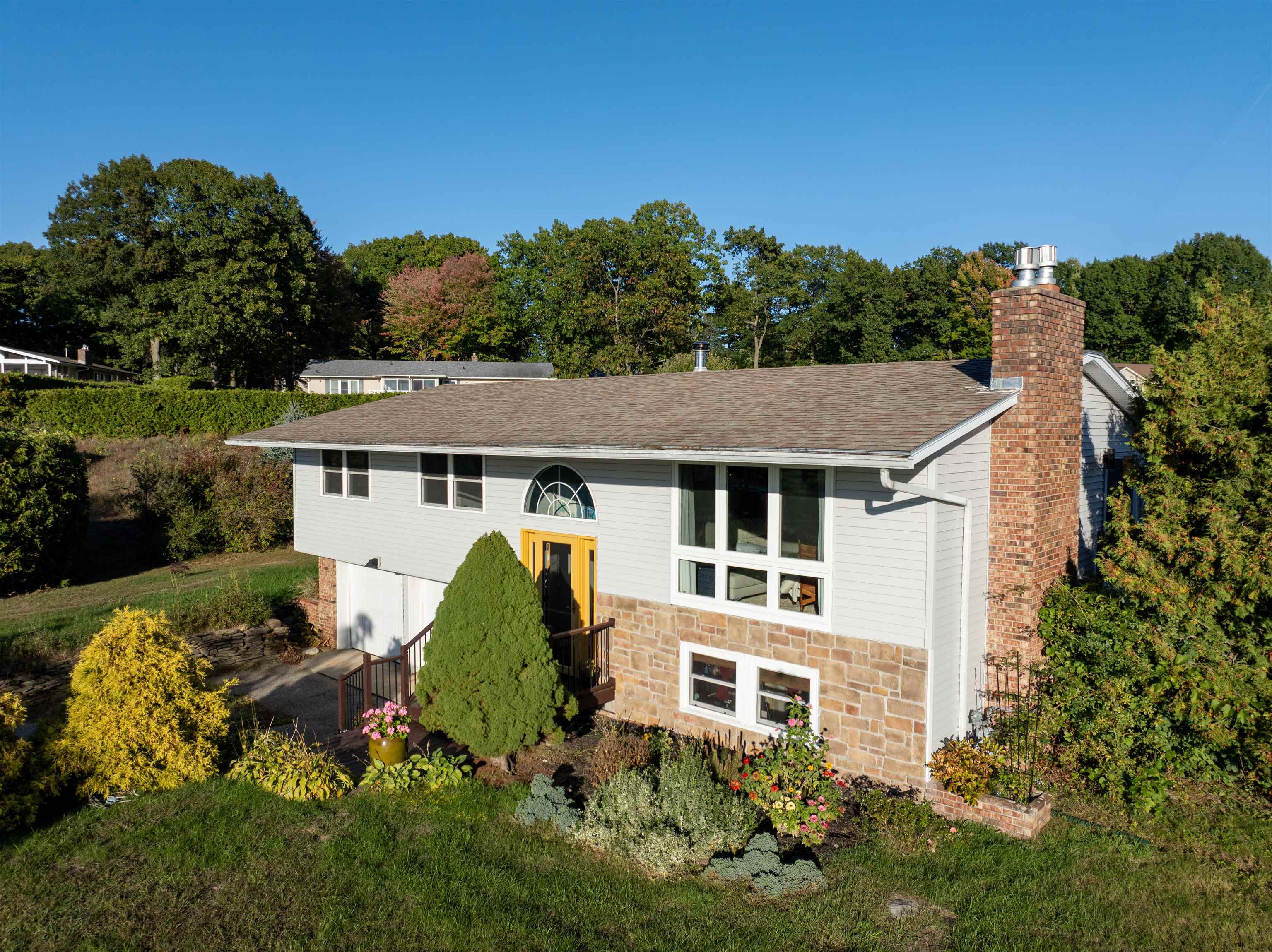 68 Dunlop Way Property Photo 3