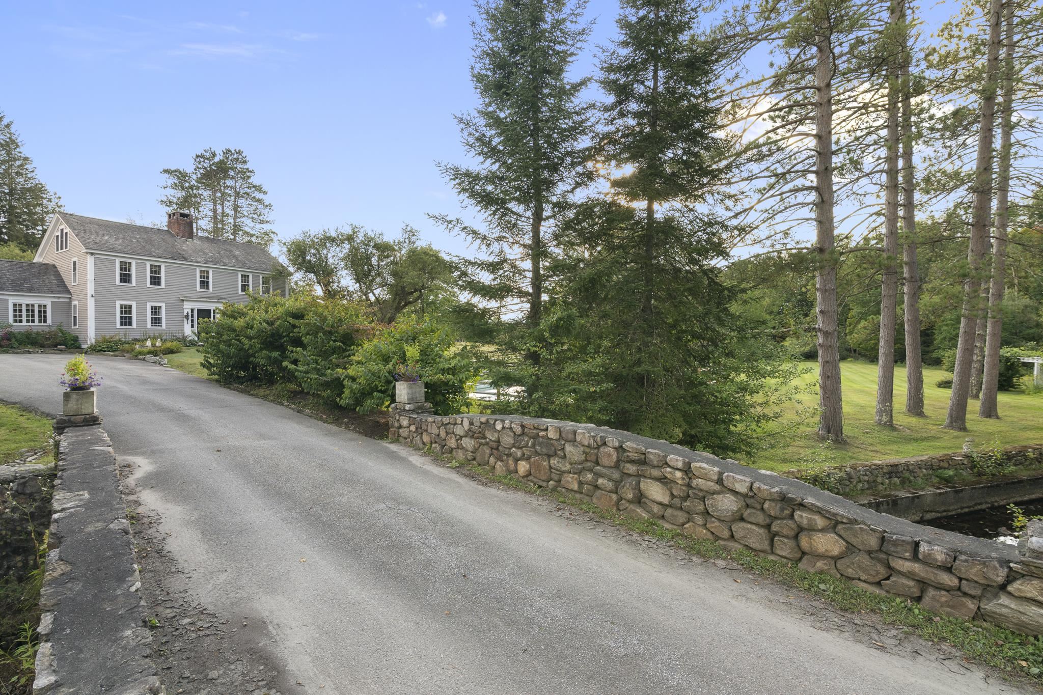 1182 1184 East Manchester Road Property Photo 5