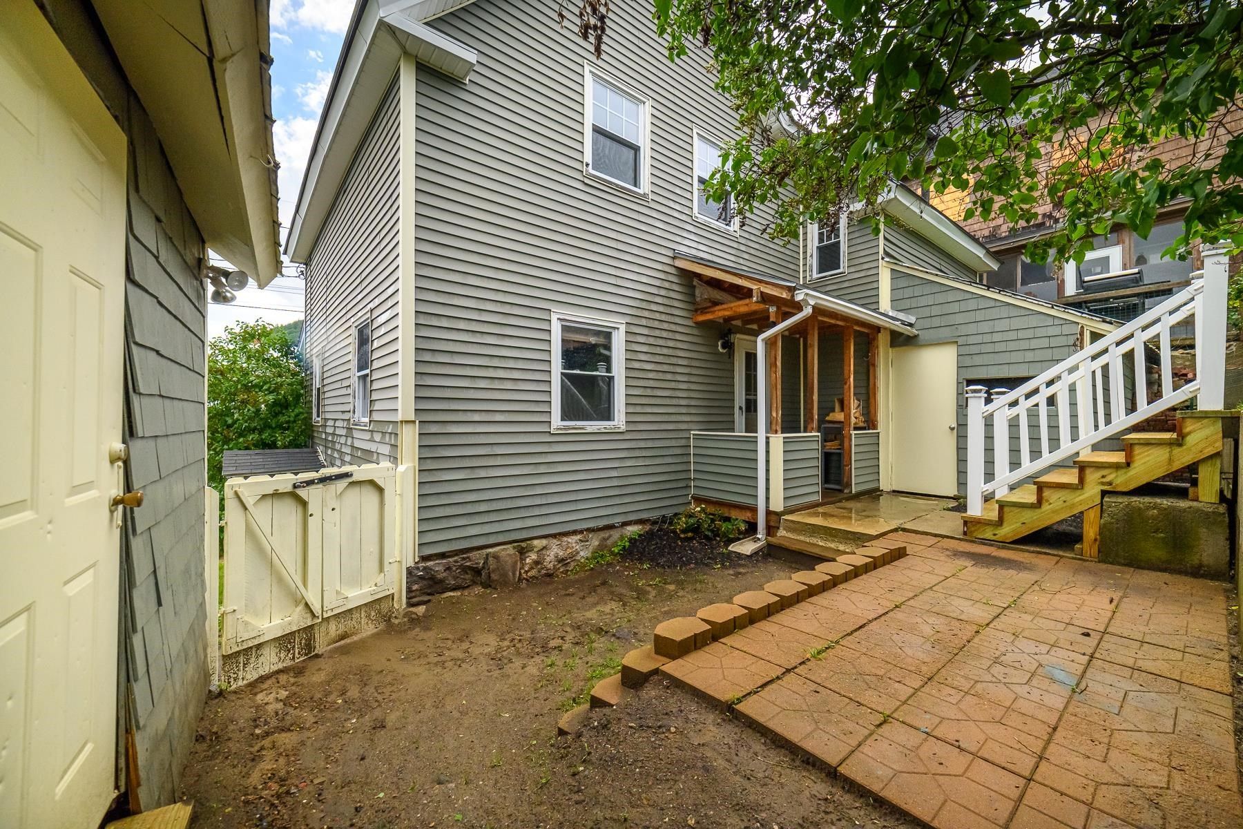 266 Madison Avenue Property Photo 6