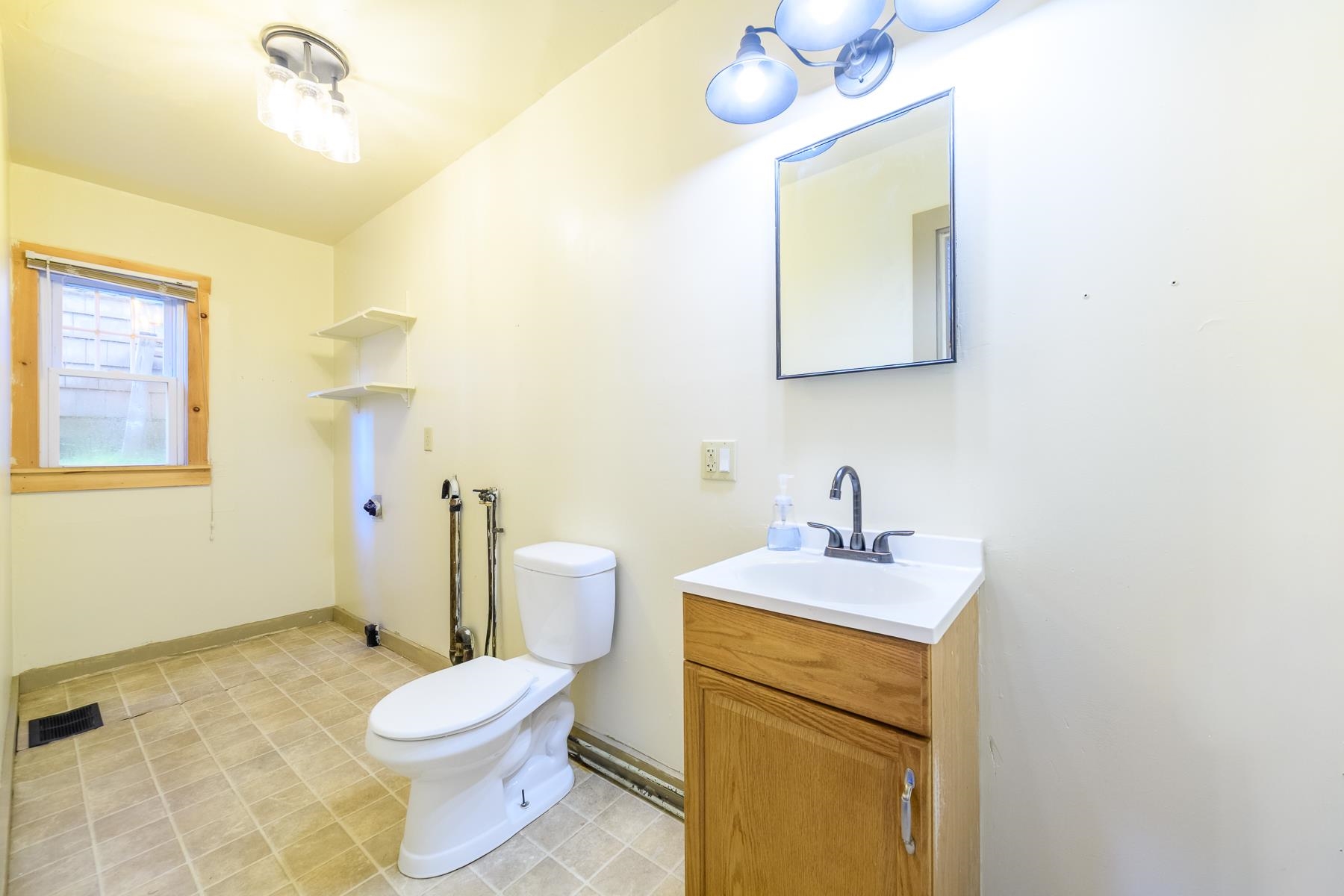 266 Madison Avenue Property Photo 13