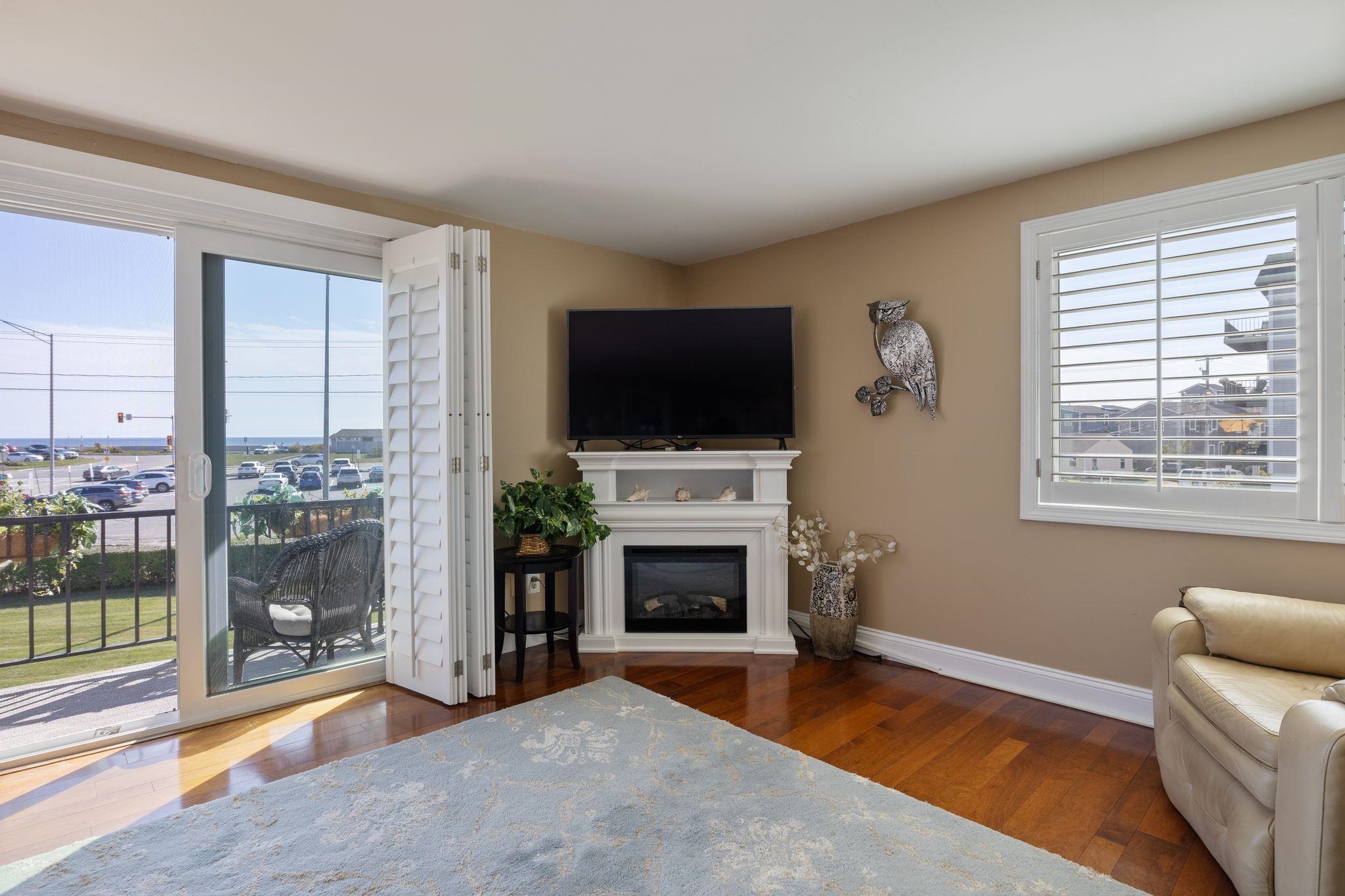 190 Kings Highway Property Photo 8